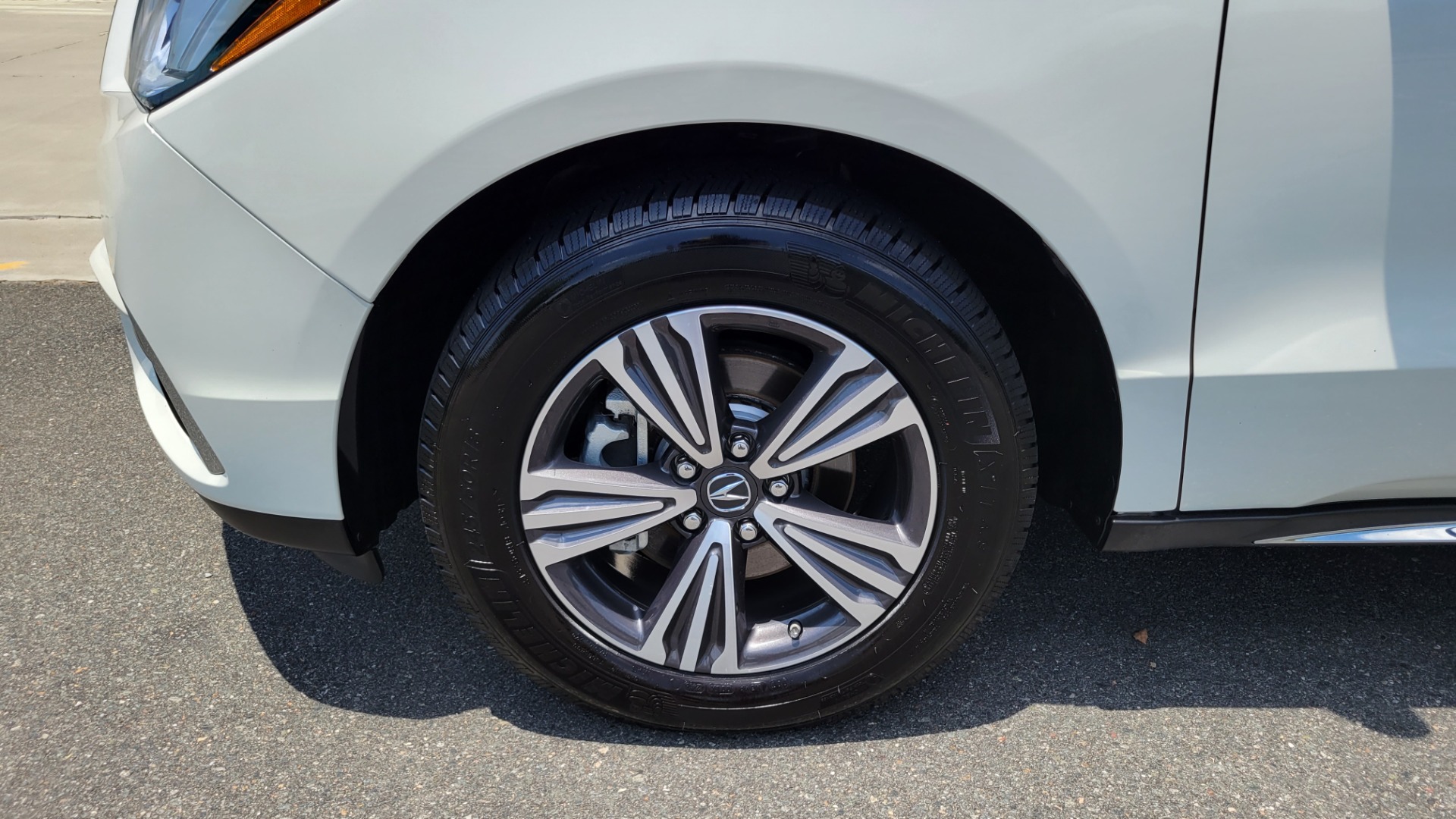 Used 2017 Acura MDX SH-AWD / 3.5L V6 / 9-SPD AUTO / SUNROOF / 3-ROW / CAMERA for sale $29,495 at Formula Imports in Charlotte NC 28227 92