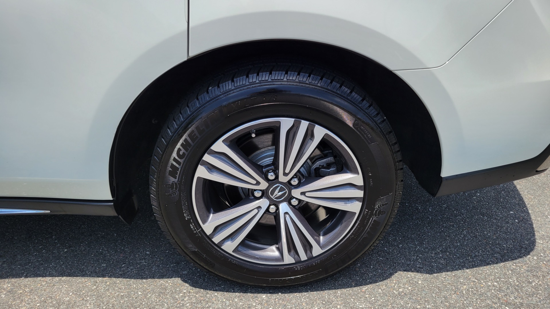Used 2017 Acura MDX SH-AWD / 3.5L V6 / 9-SPD AUTO / SUNROOF / 3-ROW / CAMERA for sale $29,495 at Formula Imports in Charlotte NC 28227 93