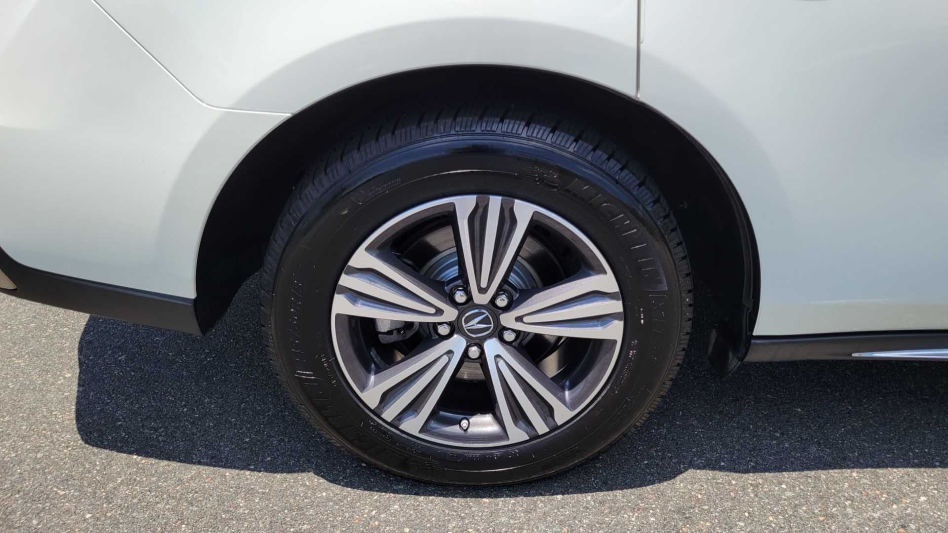 Used 2017 Acura MDX SH-AWD / 3.5L V6 / 9-SPD AUTO / SUNROOF / 3-ROW / CAMERA for sale $29,495 at Formula Imports in Charlotte NC 28227 94