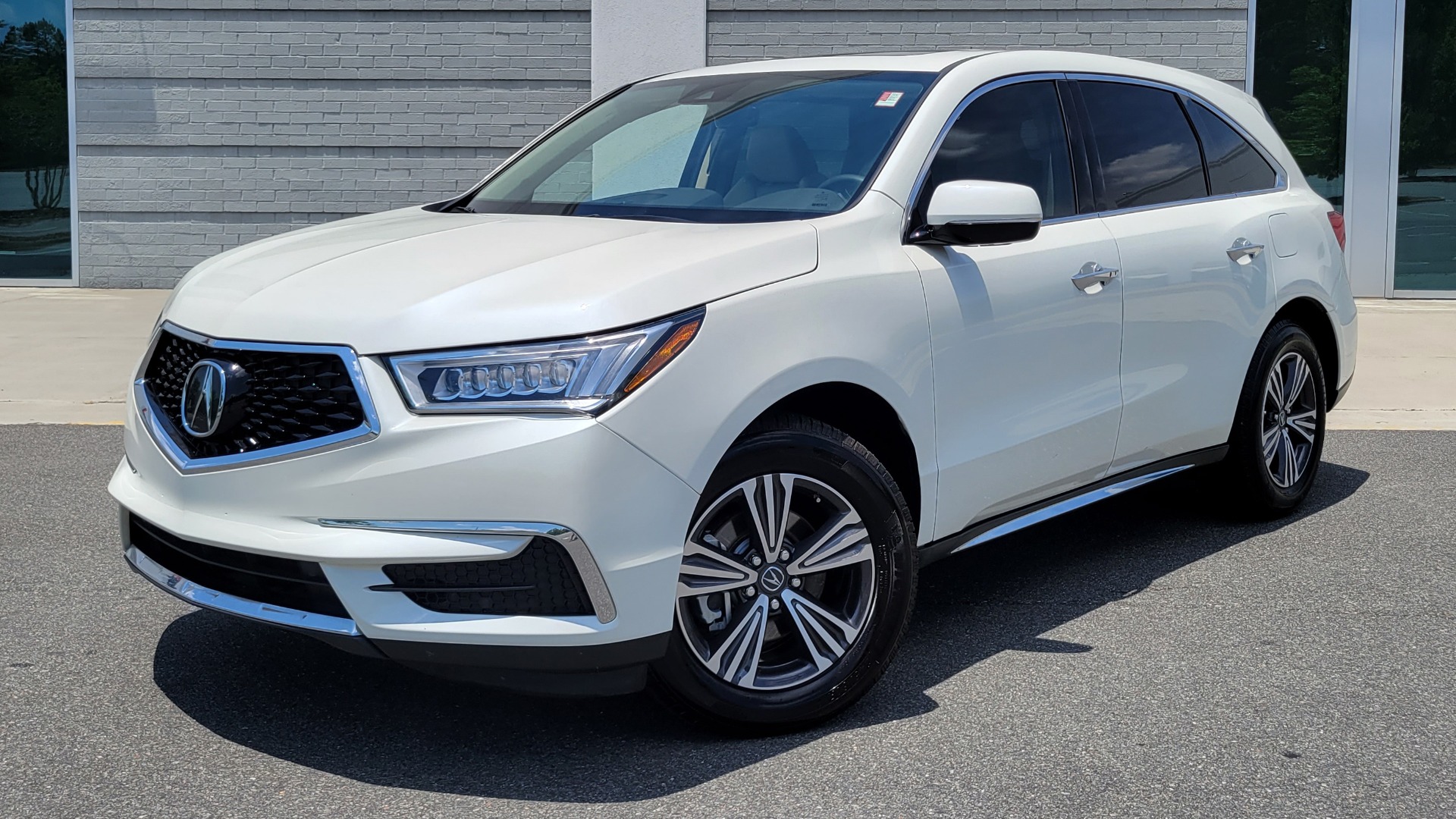 Used 2017 Acura MDX SH-AWD / 3.5L V6 / 9-SPD AUTO / SUNROOF / 3-ROW / CAMERA for sale $29,495 at Formula Imports in Charlotte NC 28227 1