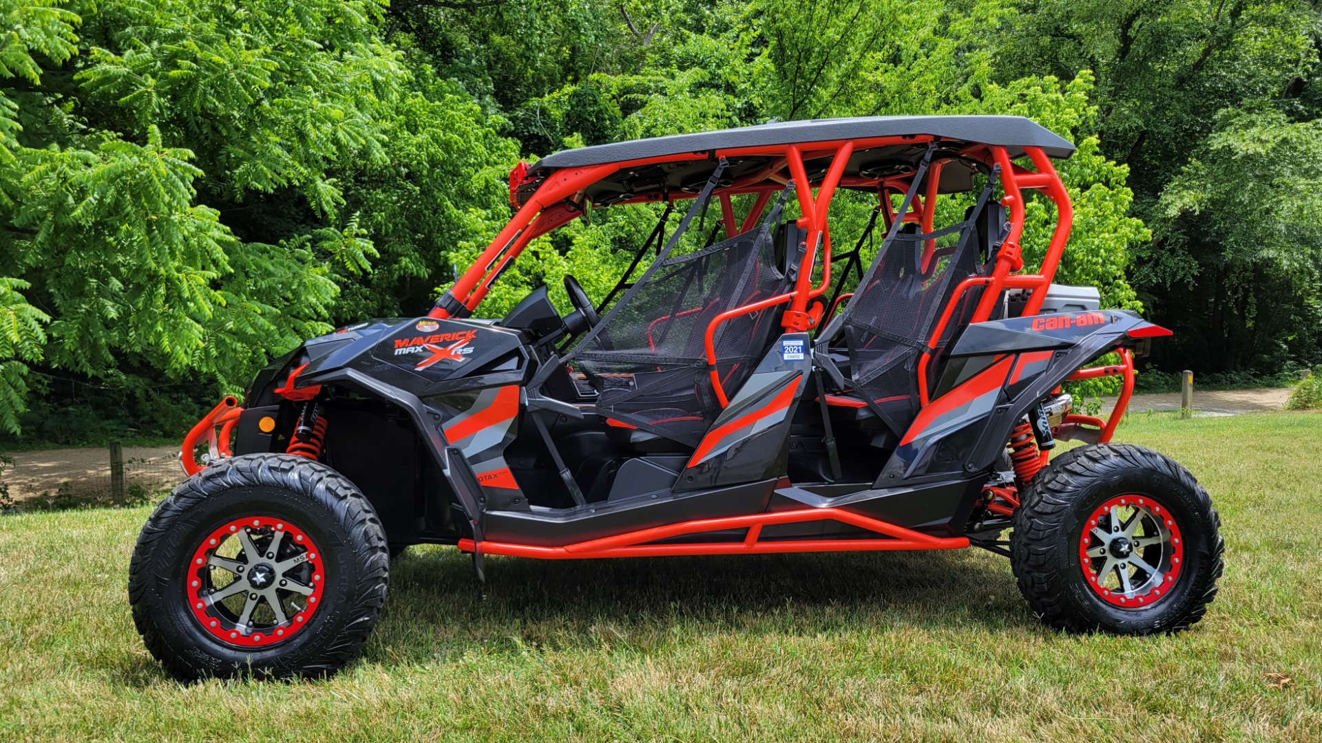 Used 2016 Can-Am MAVERICK MAX X-RS 1000R TURBO / 131HP / 4X4 / 4-SEATER / CUSTOM SOUND SYSTEM for sale $25,995 at Formula Imports in Charlotte NC 28227 2