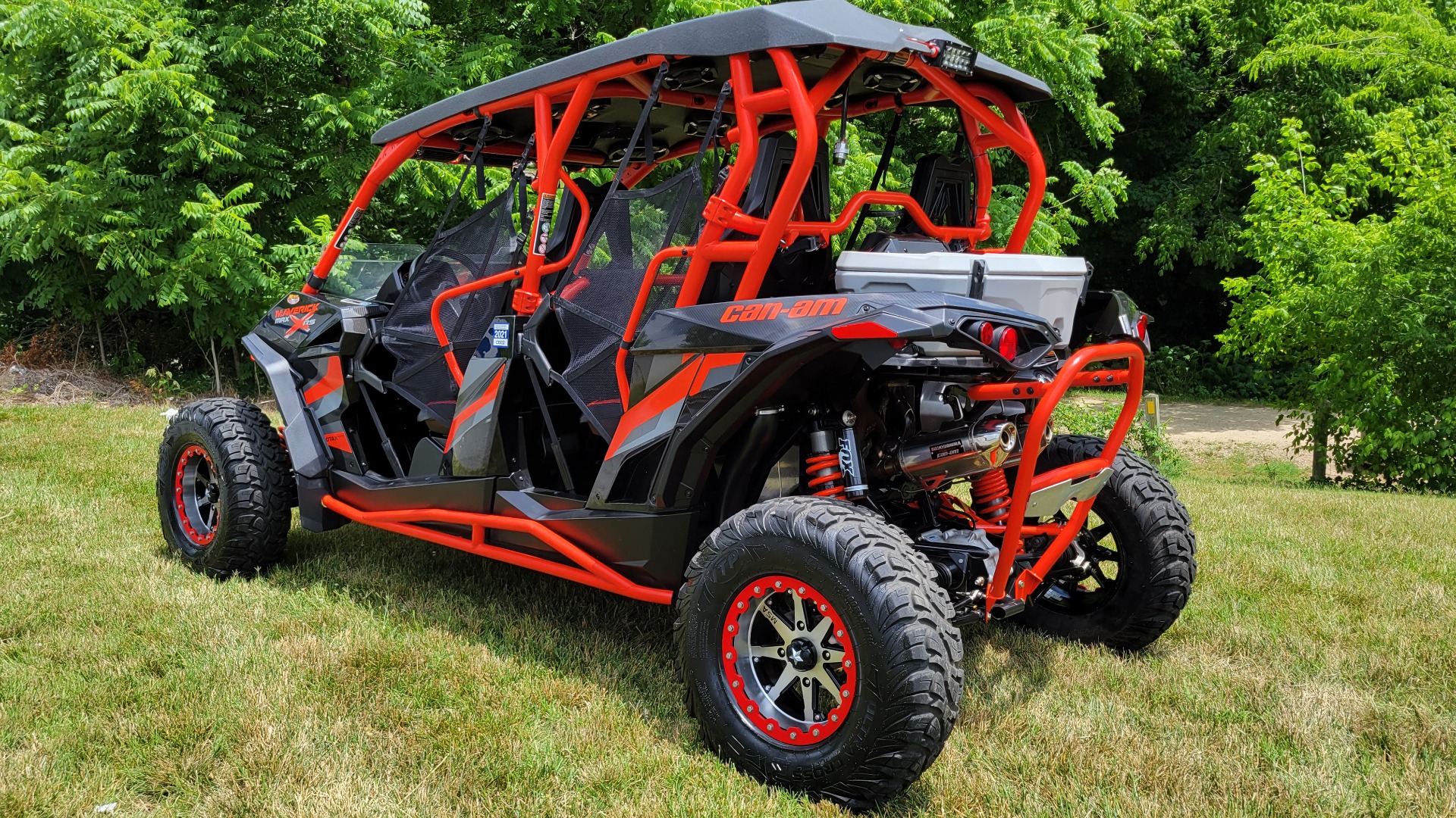 Used 2016 Can-Am MAVERICK MAX X-RS 1000R TURBO / 131HP / 4X4 / 4-SEATER / CUSTOM SOUND SYSTEM for sale $25,995 at Formula Imports in Charlotte NC 28227 3