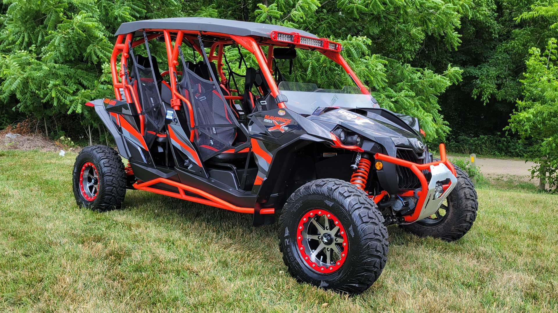 Used 2016 Can-Am MAVERICK MAX X-RS 1000R TURBO / 131HP / 4X4 / 4-SEATER / CUSTOM SOUND SYSTEM for sale $25,995 at Formula Imports in Charlotte NC 28227 7