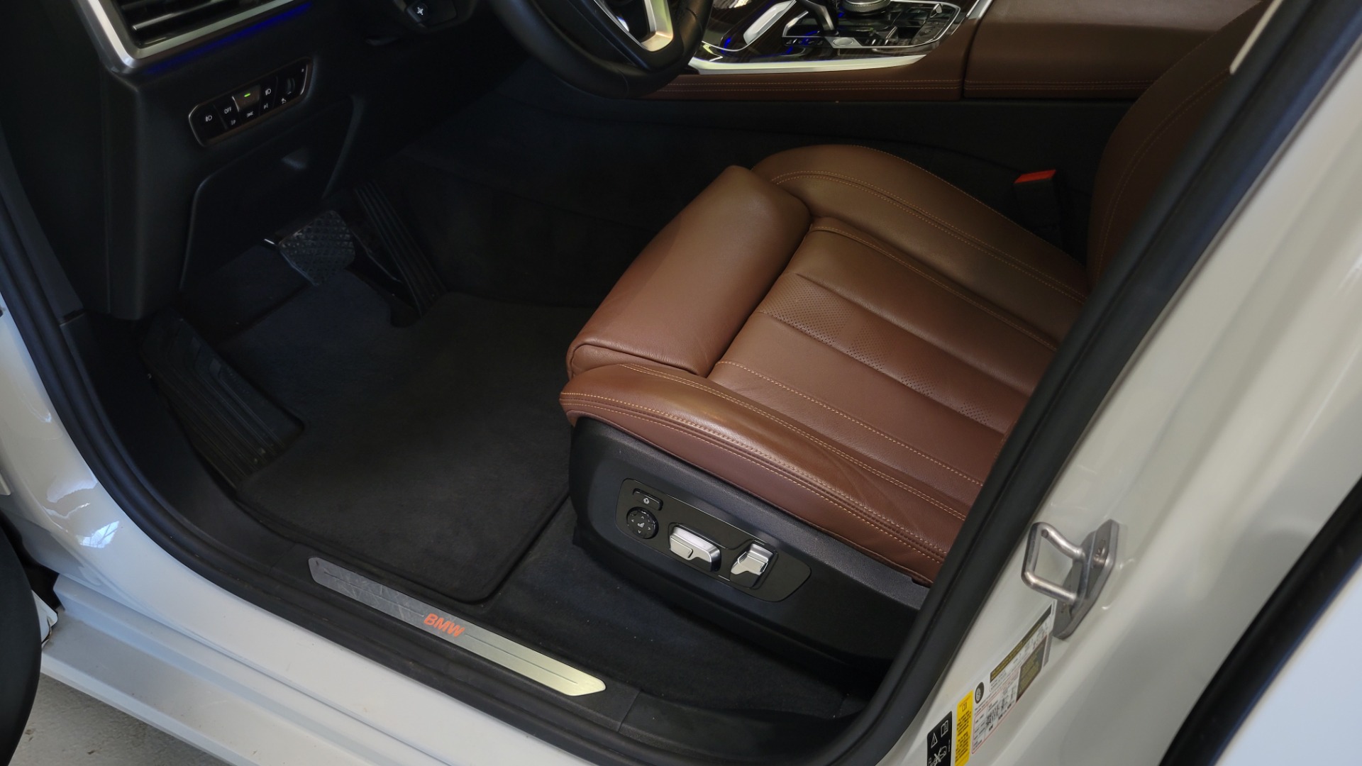 Used 2019 BMW X7 XDRIVE40I PREMIUM / NAV / HUD / PARK ASST PLUS / REMOTE START / 3D VIEW for sale $68,995 at Formula Imports in Charlotte NC 28227 48