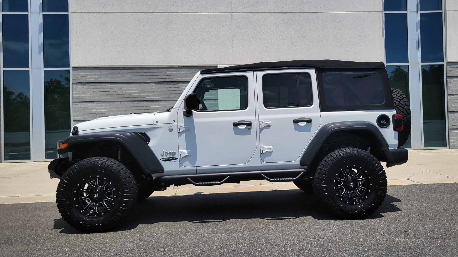 Used 2018 Jeep WRANGLER UNLIMITED SPORT RUBITRUX 4X4 / AUTO / CLOTH SEATS / SOFT-TOP / CAMERA for sale Sold at Formula Imports in Charlotte NC 28227 4