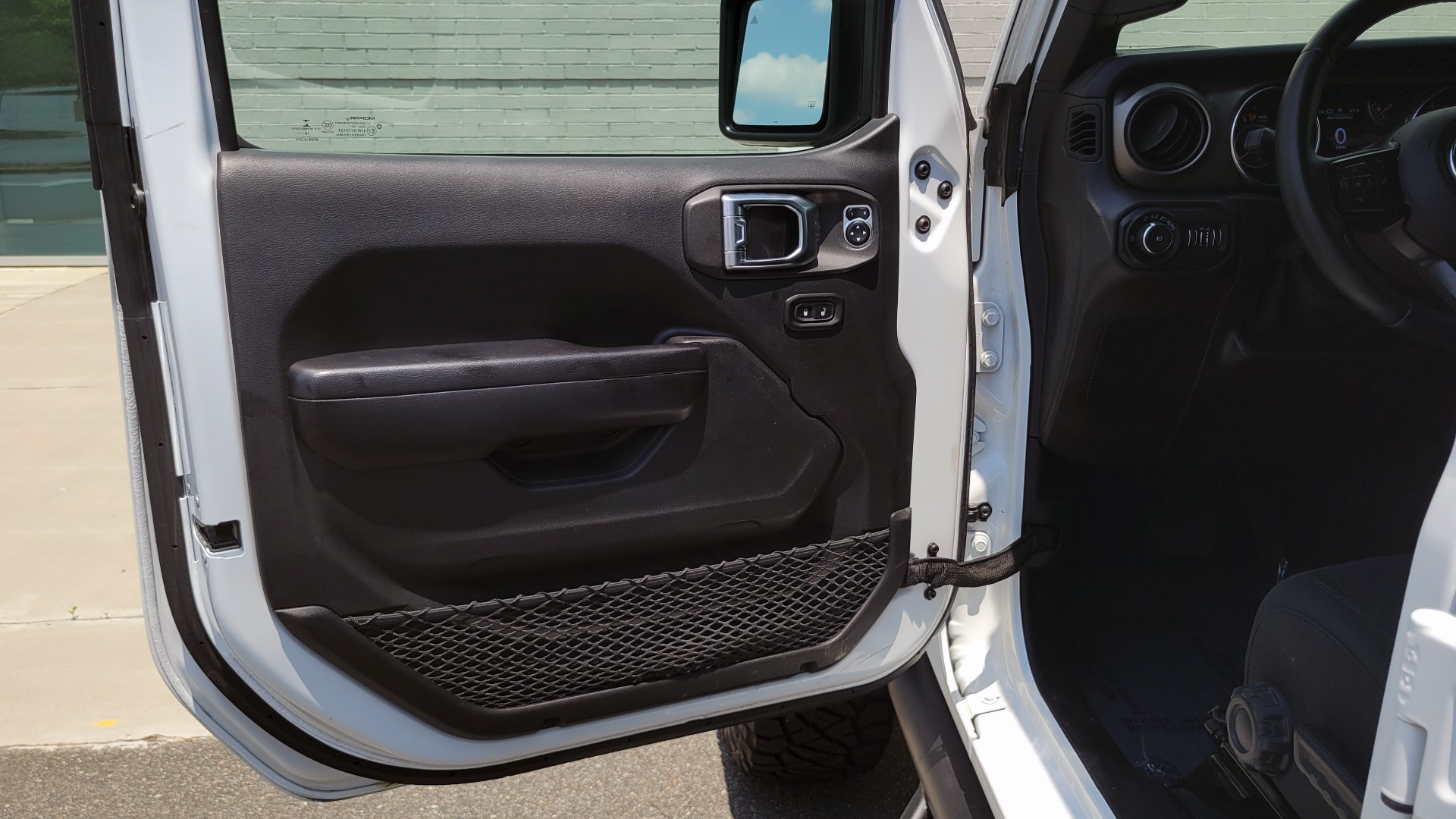 Used 2018 Jeep WRANGLER UNLIMITED SPORT RUBITRUX 4X4 / AUTO / CLOTH SEATS / SOFT-TOP / CAMERA for sale Sold at Formula Imports in Charlotte NC 28227 42