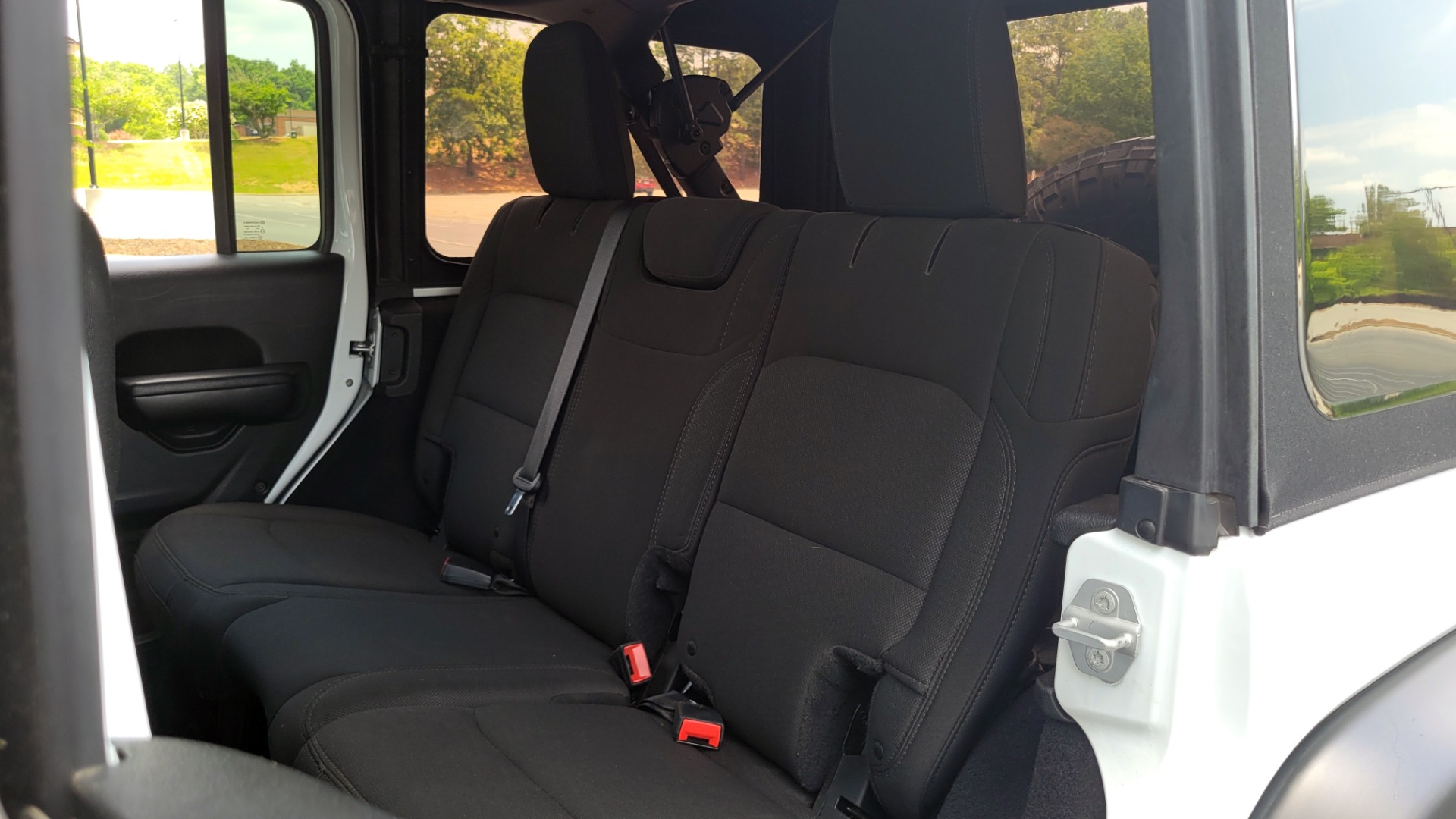 Used 2018 Jeep WRANGLER UNLIMITED SPORT RUBITRUX 4X4 / AUTO / CLOTH SEATS / SOFT-TOP / CAMERA for sale Sold at Formula Imports in Charlotte NC 28227 71