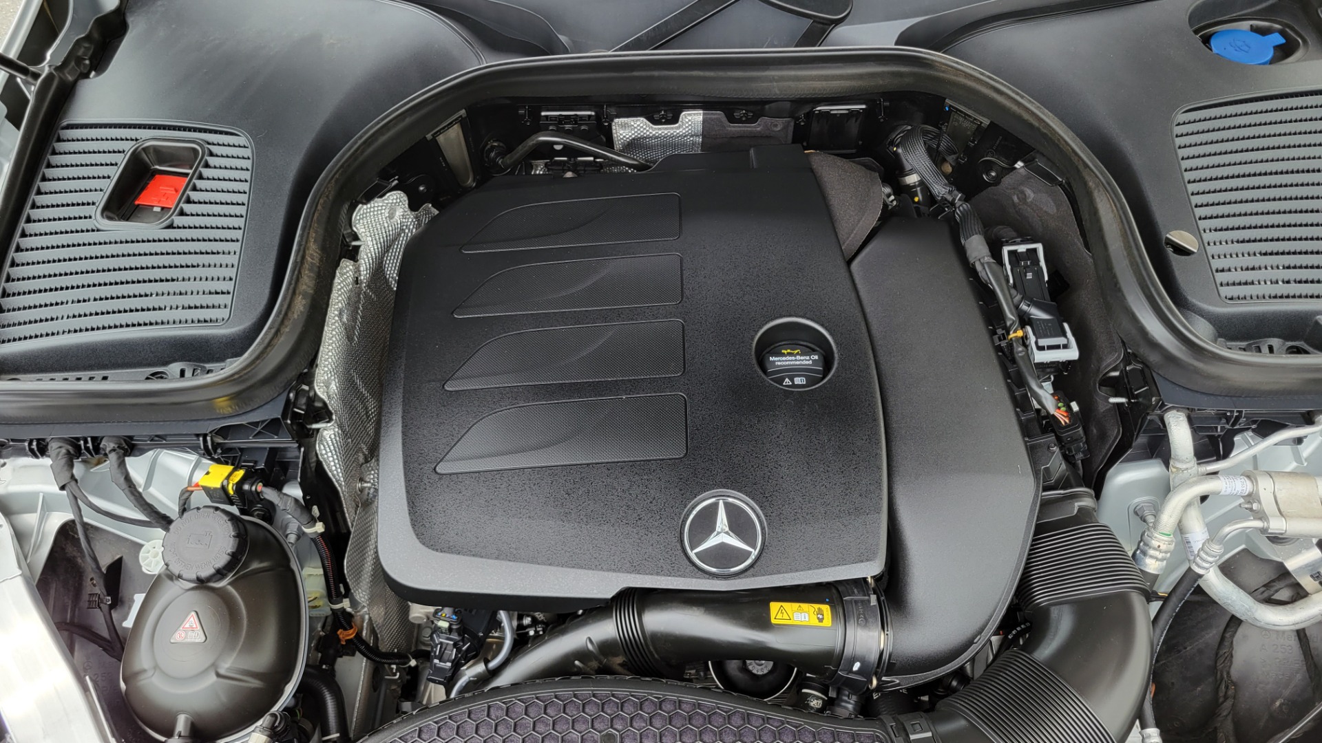 Used 2020 Mercedes-Benz GLC 300 PREMIUM / MULTIMEDIA / PARK ASST / LIGHTING / PANO-ROOF / CAMERA for sale Sold at Formula Imports in Charlotte NC 28227 14