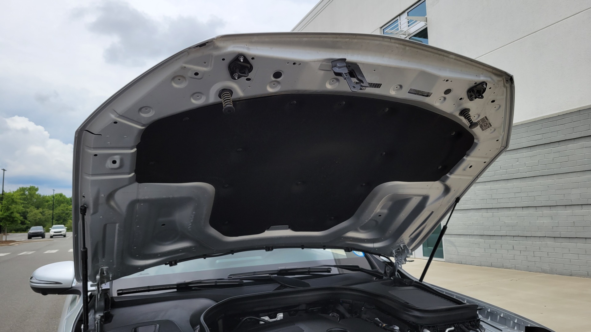 Used 2020 Mercedes-Benz GLC 300 PREMIUM / MULTIMEDIA / PARK ASST / LIGHTING / PANO-ROOF / CAMERA for sale Sold at Formula Imports in Charlotte NC 28227 16