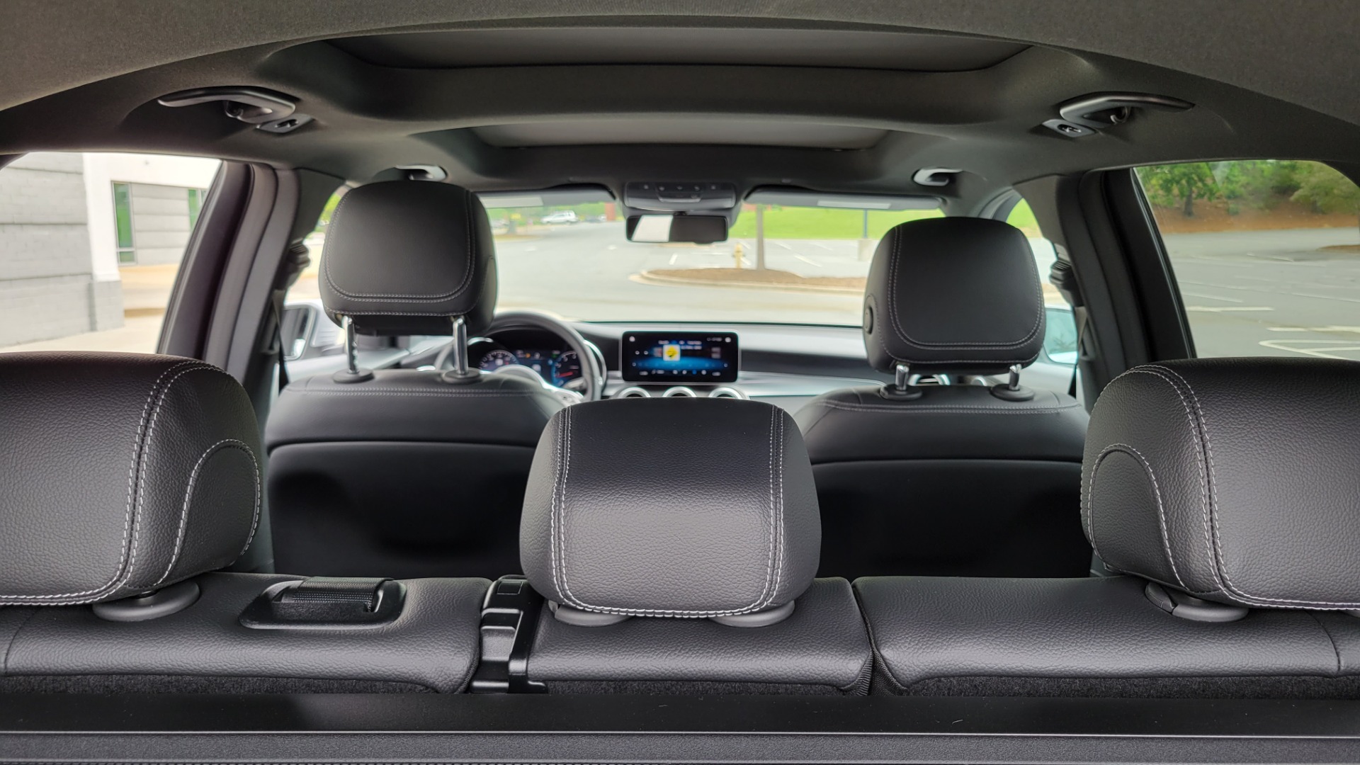 Used 2020 Mercedes-Benz GLC 300 PREMIUM / MULTIMEDIA / PARK ASST / LIGHTING / PANO-ROOF / CAMERA for sale $48,999 at Formula Imports in Charlotte NC 28227 24