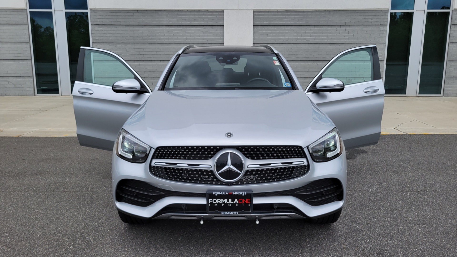 Used 2020 Mercedes-Benz GLC 300 PREMIUM / MULTIMEDIA / PARK ASST / LIGHTING / PANO-ROOF / CAMERA for sale $48,999 at Formula Imports in Charlotte NC 28227 26