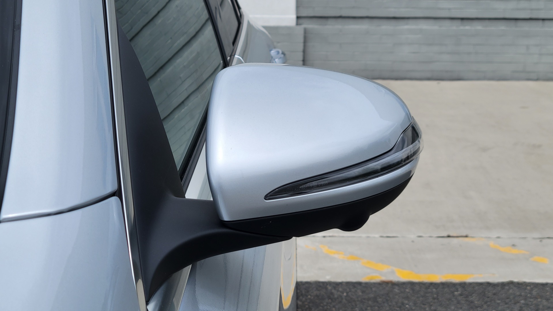 Used 2020 Mercedes-Benz GLC 300 PREMIUM / MULTIMEDIA / PARK ASST / LIGHTING / PANO-ROOF / CAMERA for sale $48,999 at Formula Imports in Charlotte NC 28227 30