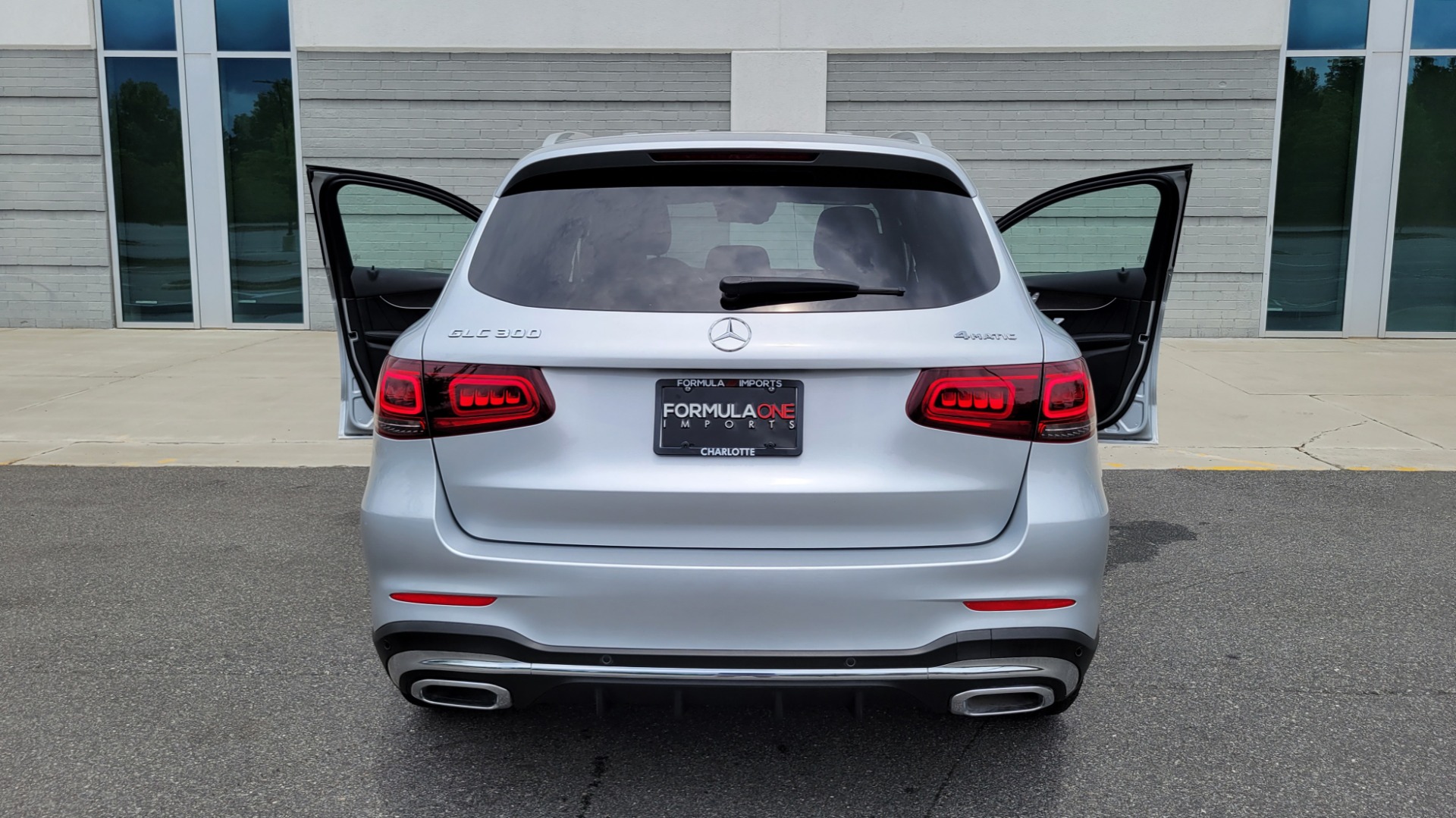 Used 2020 Mercedes-Benz GLC 300 PREMIUM / MULTIMEDIA / PARK ASST / LIGHTING / PANO-ROOF / CAMERA for sale Sold at Formula Imports in Charlotte NC 28227 32
