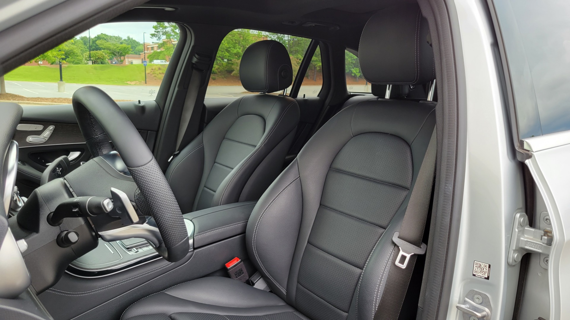 Used 2020 Mercedes-Benz GLC 300 PREMIUM / MULTIMEDIA / PARK ASST / LIGHTING / PANO-ROOF / CAMERA for sale Sold at Formula Imports in Charlotte NC 28227 41
