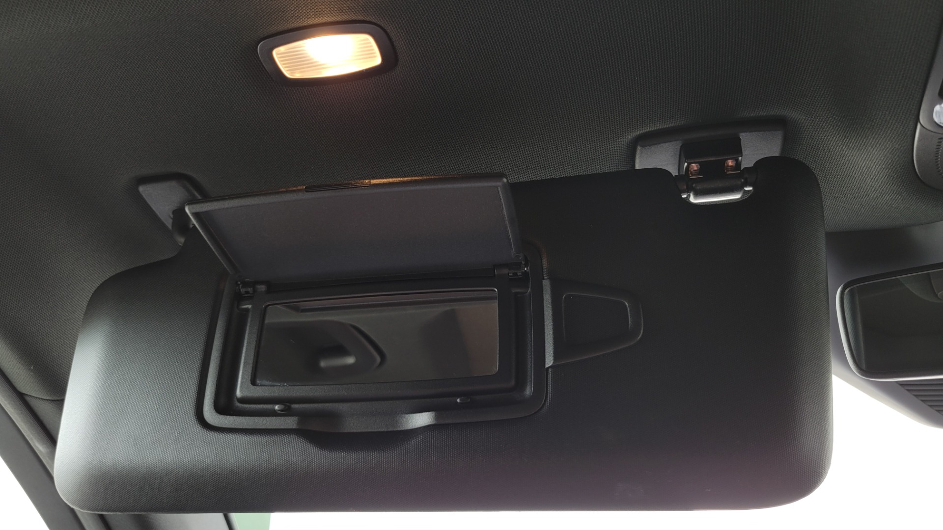 Used 2020 Mercedes-Benz GLC 300 PREMIUM / MULTIMEDIA / PARK ASST / LIGHTING / PANO-ROOF / CAMERA for sale Sold at Formula Imports in Charlotte NC 28227 60