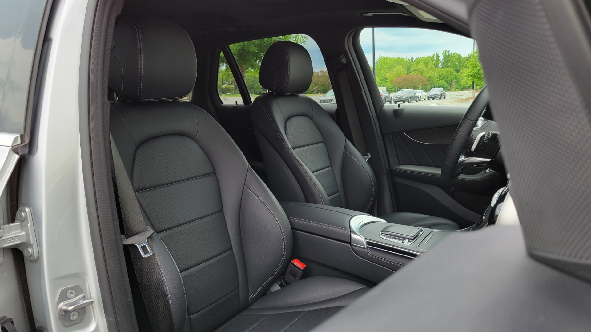 Used 2020 Mercedes-Benz GLC 300 PREMIUM / MULTIMEDIA / PARK ASST / LIGHTING / PANO-ROOF / CAMERA for sale $48,999 at Formula Imports in Charlotte NC 28227 75