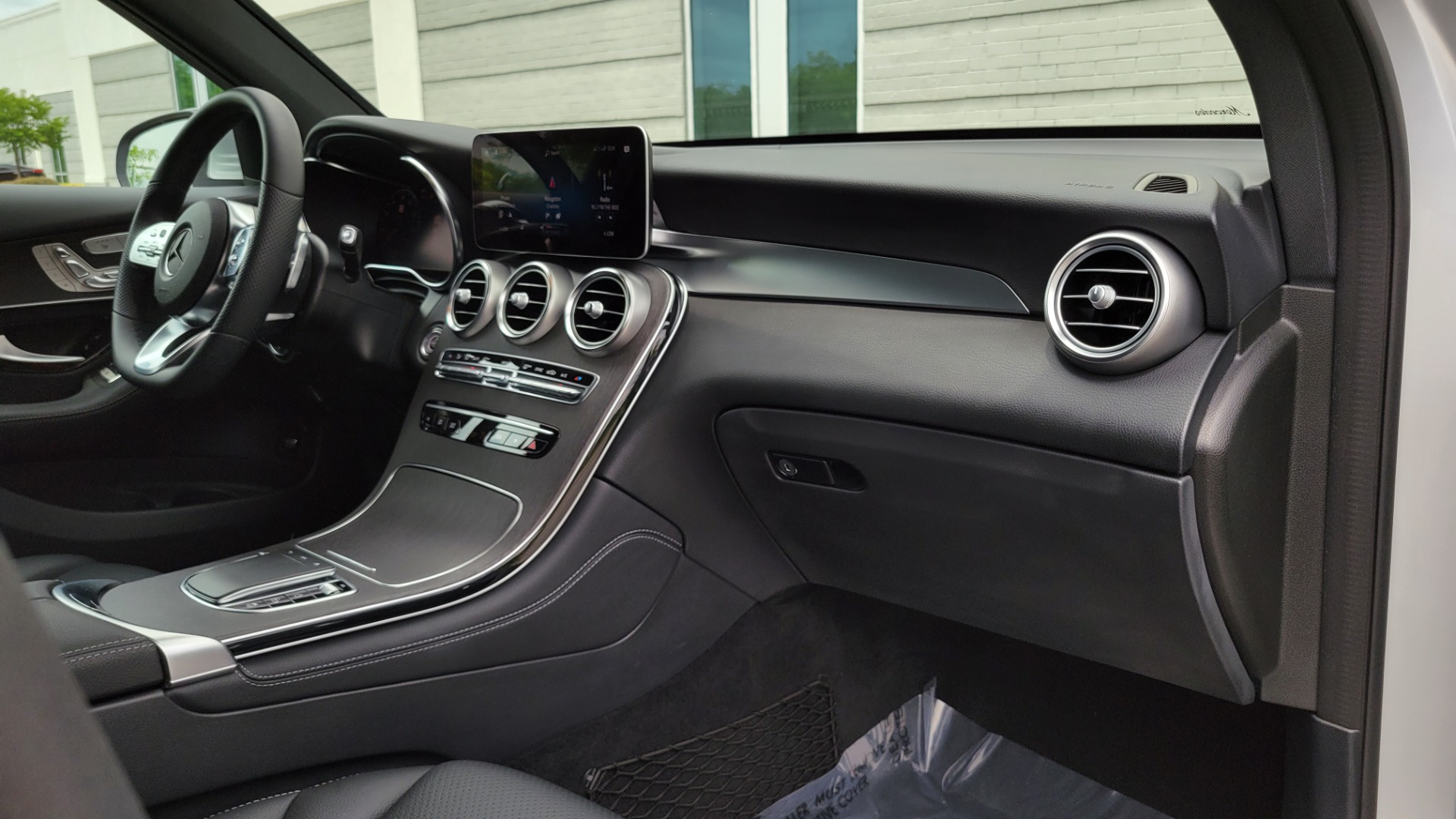Used 2020 Mercedes-Benz GLC 300 PREMIUM / MULTIMEDIA / PARK ASST / LIGHTING / PANO-ROOF / CAMERA for sale Sold at Formula Imports in Charlotte NC 28227 76