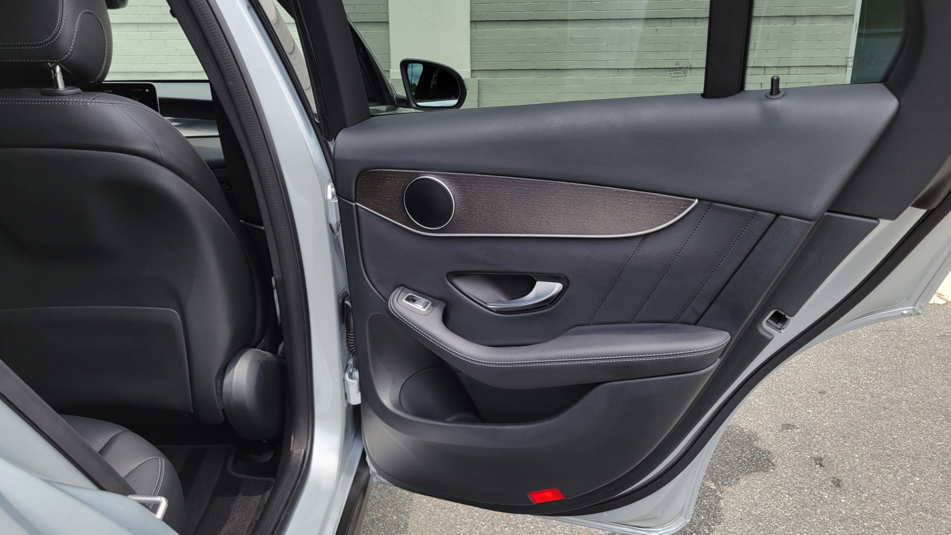 Used 2020 Mercedes-Benz GLC 300 PREMIUM / MULTIMEDIA / PARK ASST / LIGHTING / PANO-ROOF / CAMERA for sale Sold at Formula Imports in Charlotte NC 28227 78