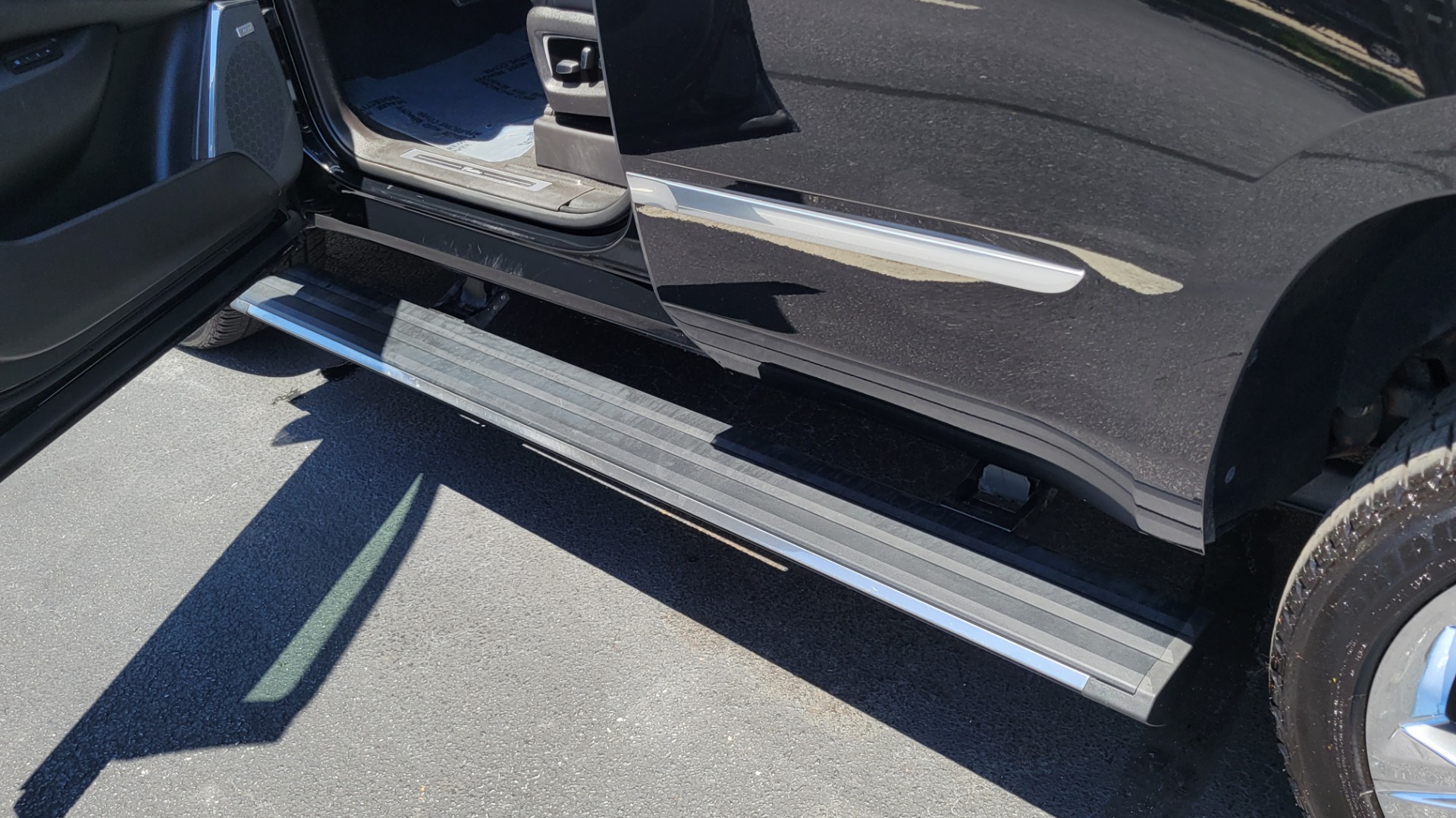 Used 2016 Cadillac ESCALADE PREMIUM COLLECTION / 6.2L / 4X4 / NAV / DVD / SUNROOF / 3-ROW for sale $58,995 at Formula Imports in Charlotte NC 28227 10