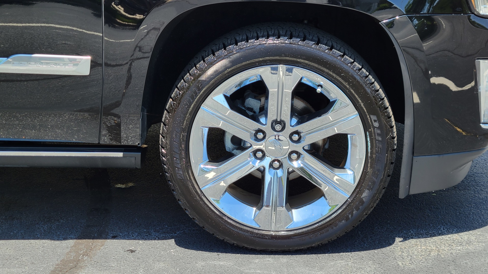 Used 2016 Cadillac ESCALADE PREMIUM COLLECTION / 6.2L / 4X4 / NAV / DVD / SUNROOF / 3-ROW for sale $58,995 at Formula Imports in Charlotte NC 28227 102