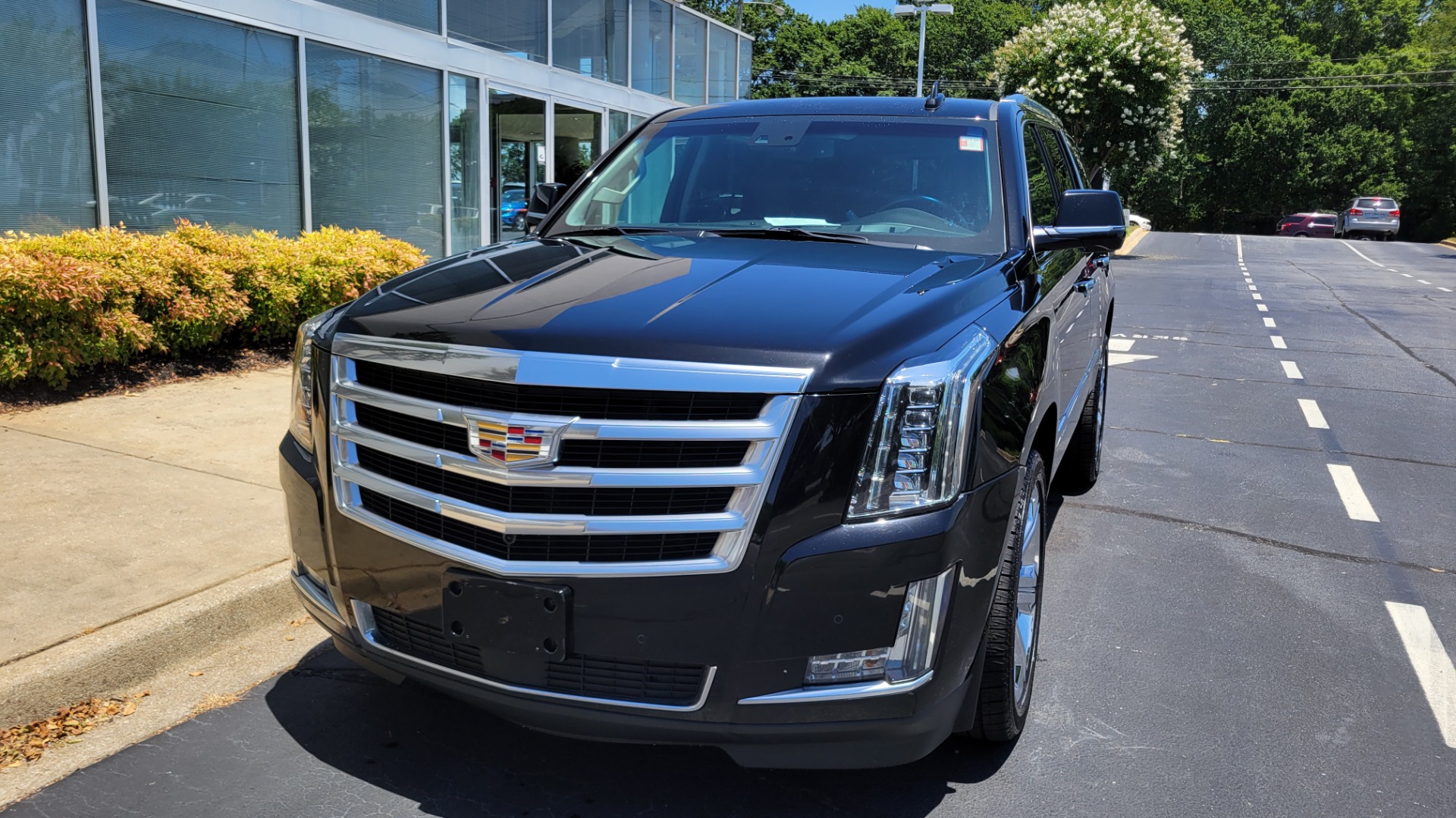 Used 2016 Cadillac ESCALADE PREMIUM COLLECTION / 6.2L / 4X4 / NAV / DVD / SUNROOF / 3-ROW for sale $58,995 at Formula Imports in Charlotte NC 28227 2