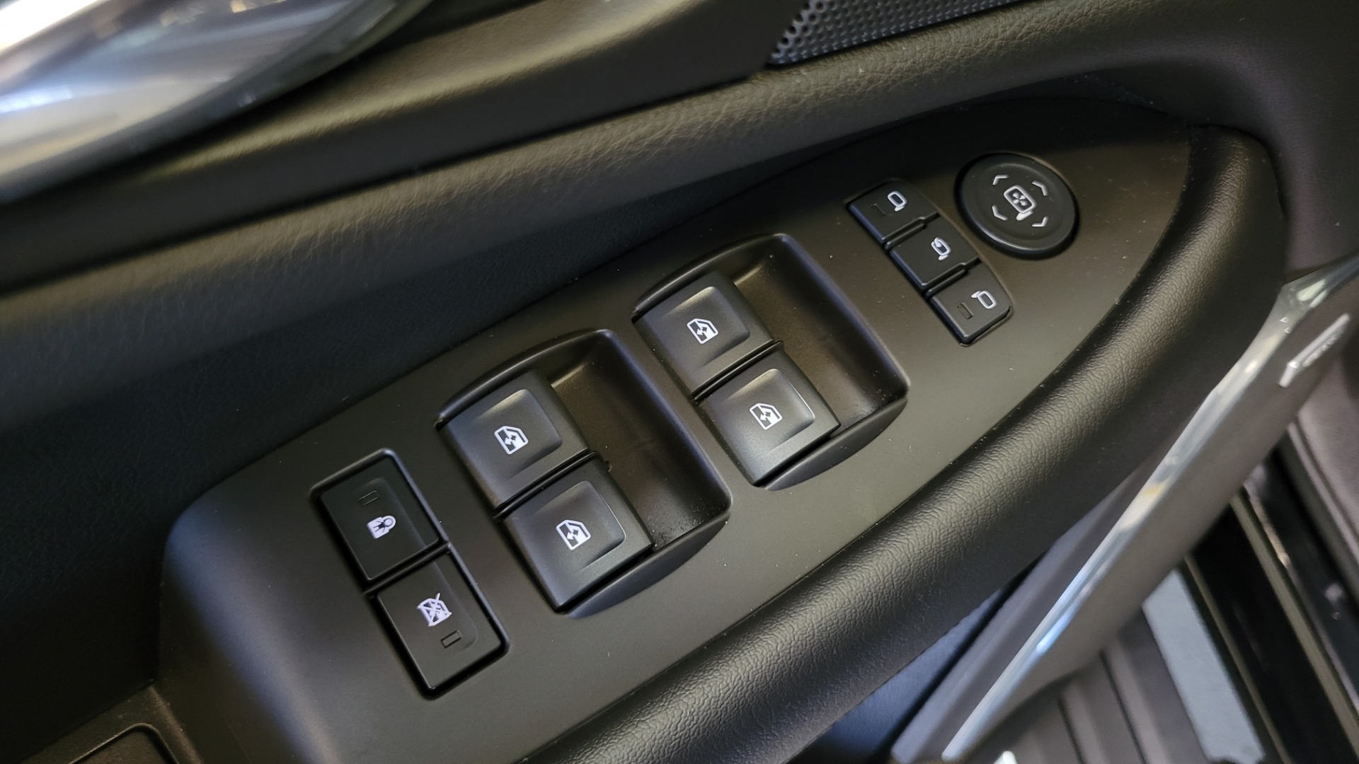 Used 2016 Cadillac ESCALADE PREMIUM COLLECTION / 6.2L / 4X4 / NAV / DVD / SUNROOF / 3-ROW for sale $58,995 at Formula Imports in Charlotte NC 28227 40