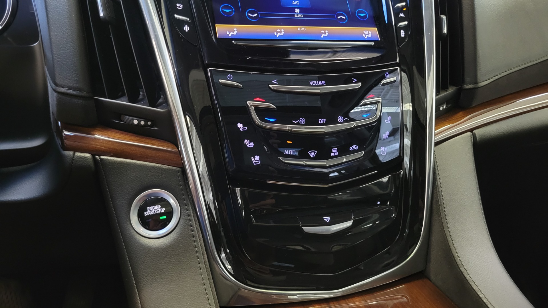 Used 2016 Cadillac ESCALADE PREMIUM COLLECTION / 6.2L / 4X4 / NAV / DVD / SUNROOF / 3-ROW for sale $58,995 at Formula Imports in Charlotte NC 28227 57