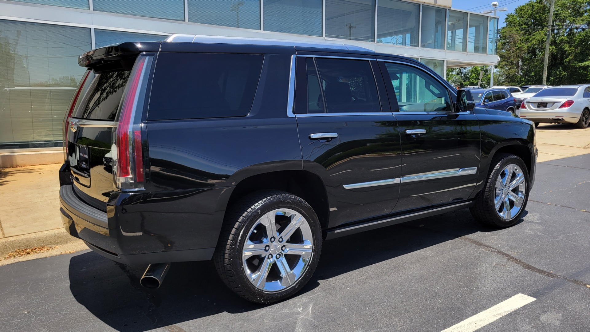 Used 2016 Cadillac ESCALADE PREMIUM COLLECTION / 6.2L / 4X4 / NAV / DVD / SUNROOF / 3-ROW for sale $58,995 at Formula Imports in Charlotte NC 28227 7