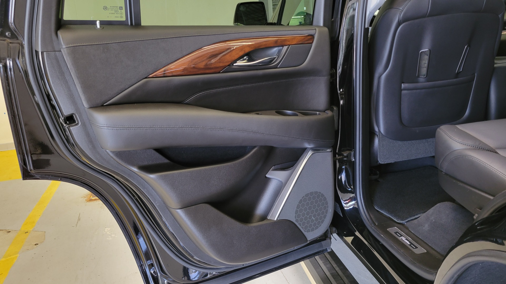 Used 2016 Cadillac ESCALADE PREMIUM COLLECTION / 6.2L / 4X4 / NAV / DVD / SUNROOF / 3-ROW for sale $58,995 at Formula Imports in Charlotte NC 28227 70
