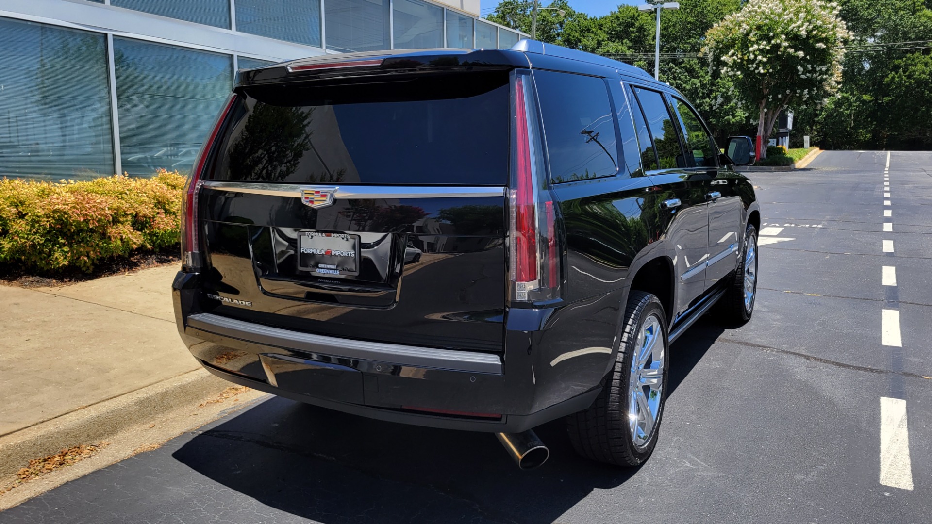 Used 2016 Cadillac ESCALADE PREMIUM COLLECTION / 6.2L / 4X4 / NAV / DVD / SUNROOF / 3-ROW for sale $58,995 at Formula Imports in Charlotte NC 28227 8