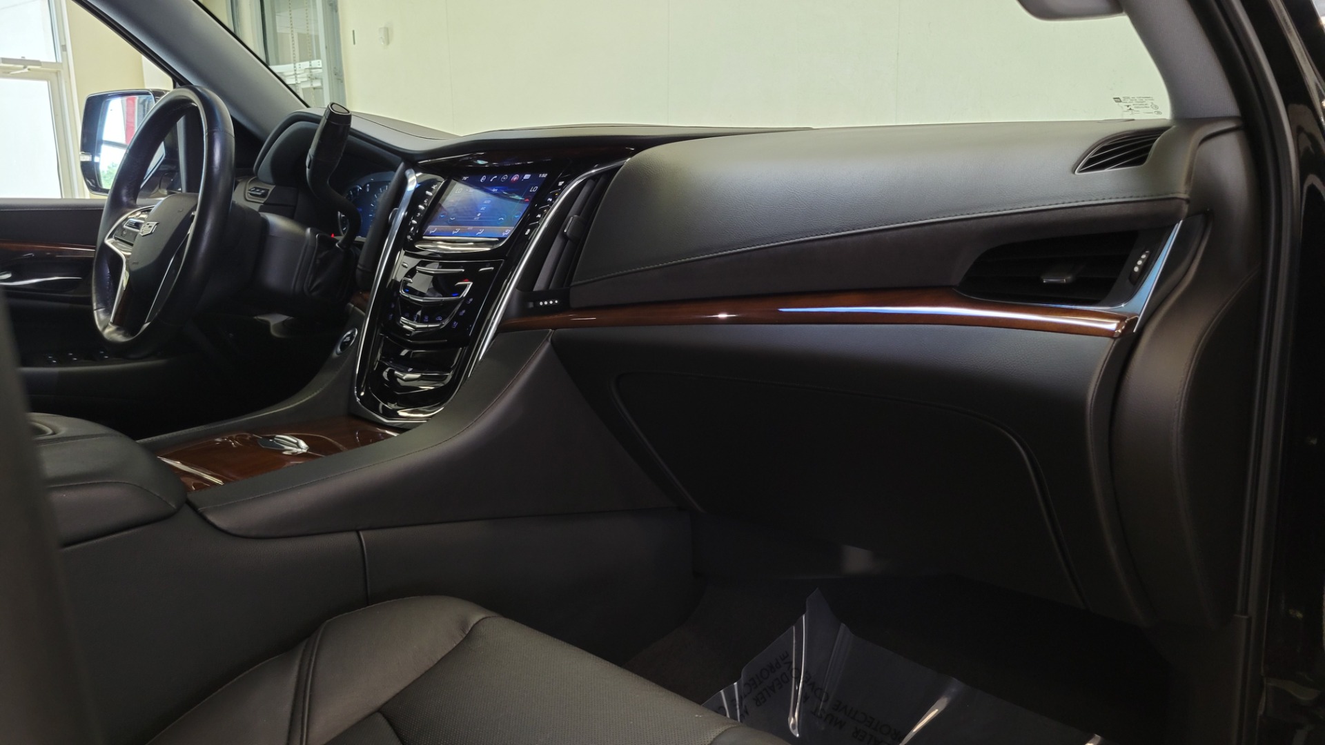 Used 2016 Cadillac ESCALADE PREMIUM COLLECTION / 6.2L / 4X4 / NAV / DVD / SUNROOF / 3-ROW for sale $58,995 at Formula Imports in Charlotte NC 28227 84