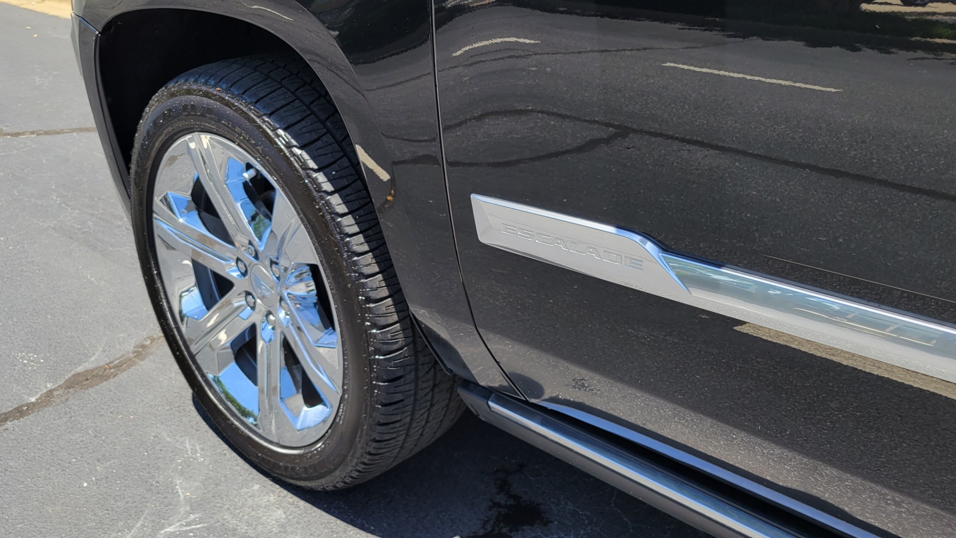 Used 2016 Cadillac ESCALADE PREMIUM COLLECTION / 6.2L / 4X4 / NAV / DVD / SUNROOF / 3-ROW for sale $58,995 at Formula Imports in Charlotte NC 28227 9