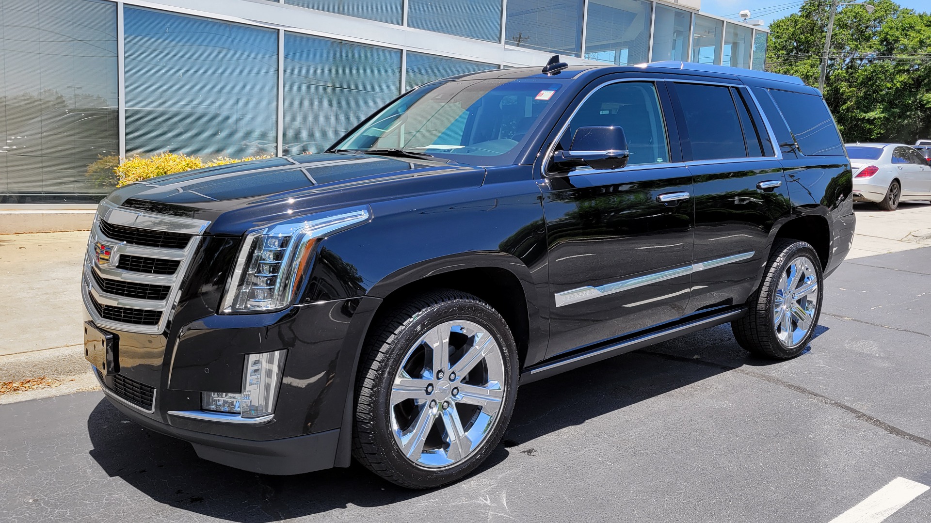 Used 2016 Cadillac ESCALADE PREMIUM COLLECTION / 6.2L / 4X4 / NAV / DVD / SUNROOF / 3-ROW for sale $58,995 at Formula Imports in Charlotte NC 28227 1