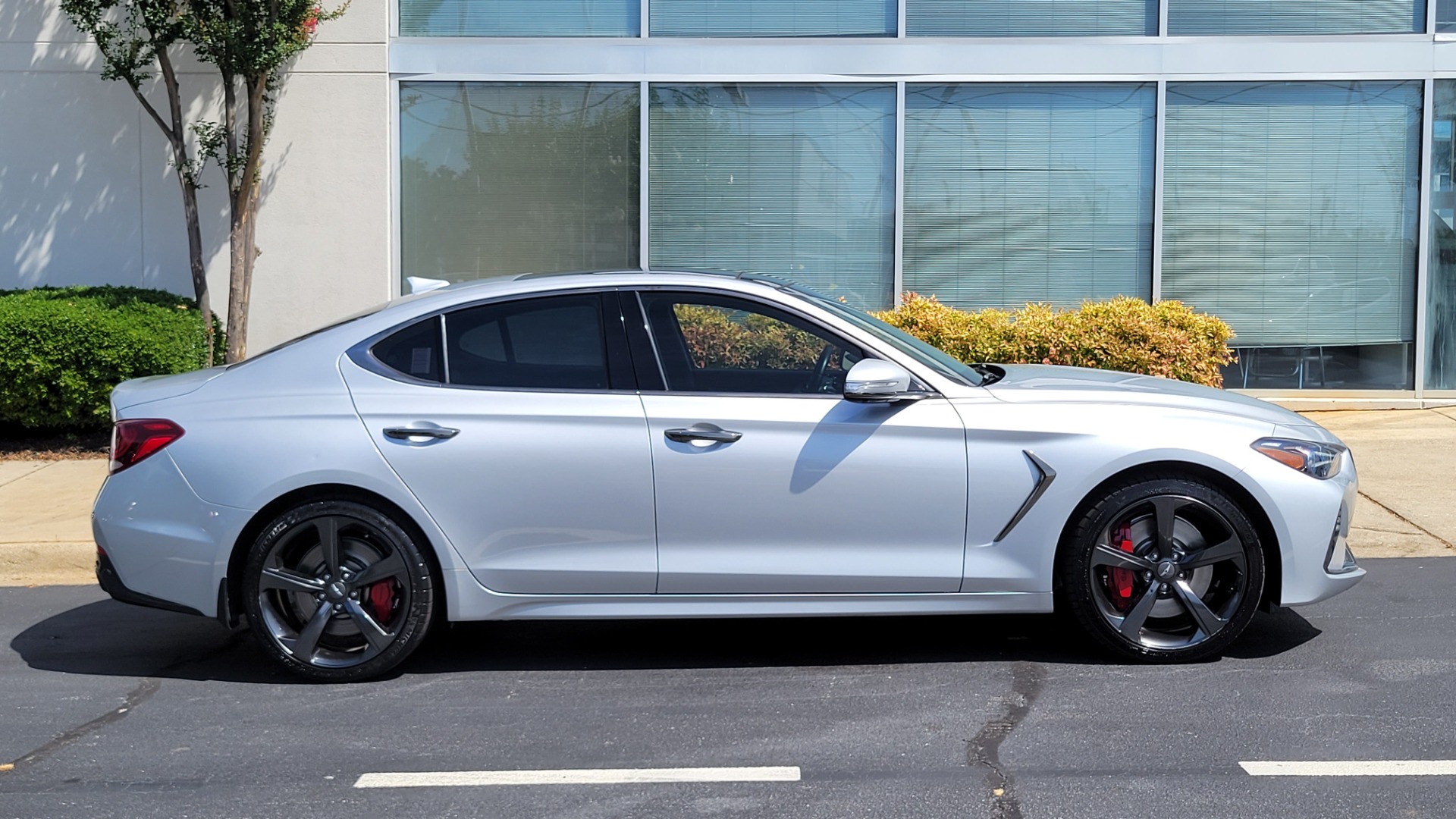 Used 2019 Genesis G70 3.3T SPORT SEDAN / NAV / SUNROOF / HUD / PARK DIST WARN / CAMERA for sale $37,995 at Formula Imports in Charlotte NC 28227 6