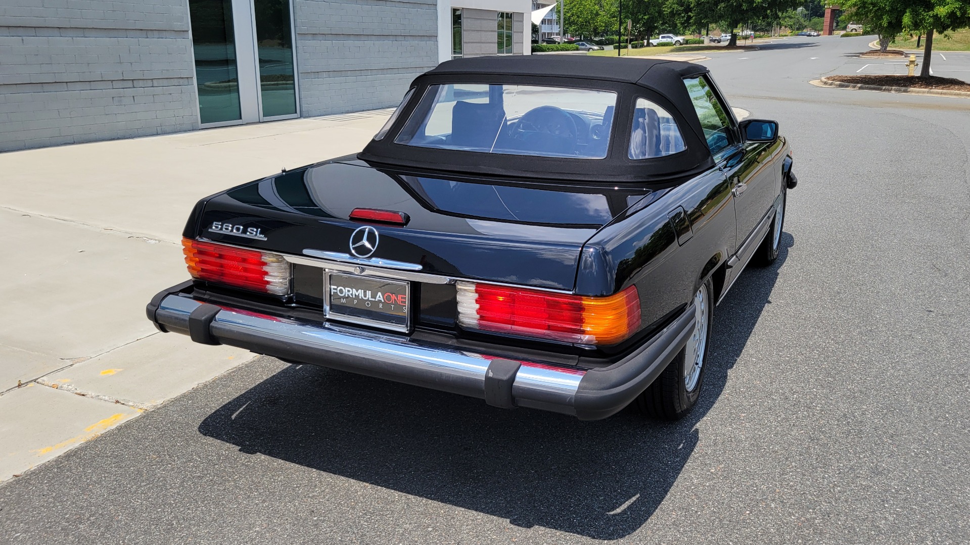 Used 1989 Mercedes-Benz 560 SERIES 560SL ROADSTER / 5.6L V8 227HP / AUTOMATIC TRANS for sale $24,999 at Formula Imports in Charlotte NC 28227 10