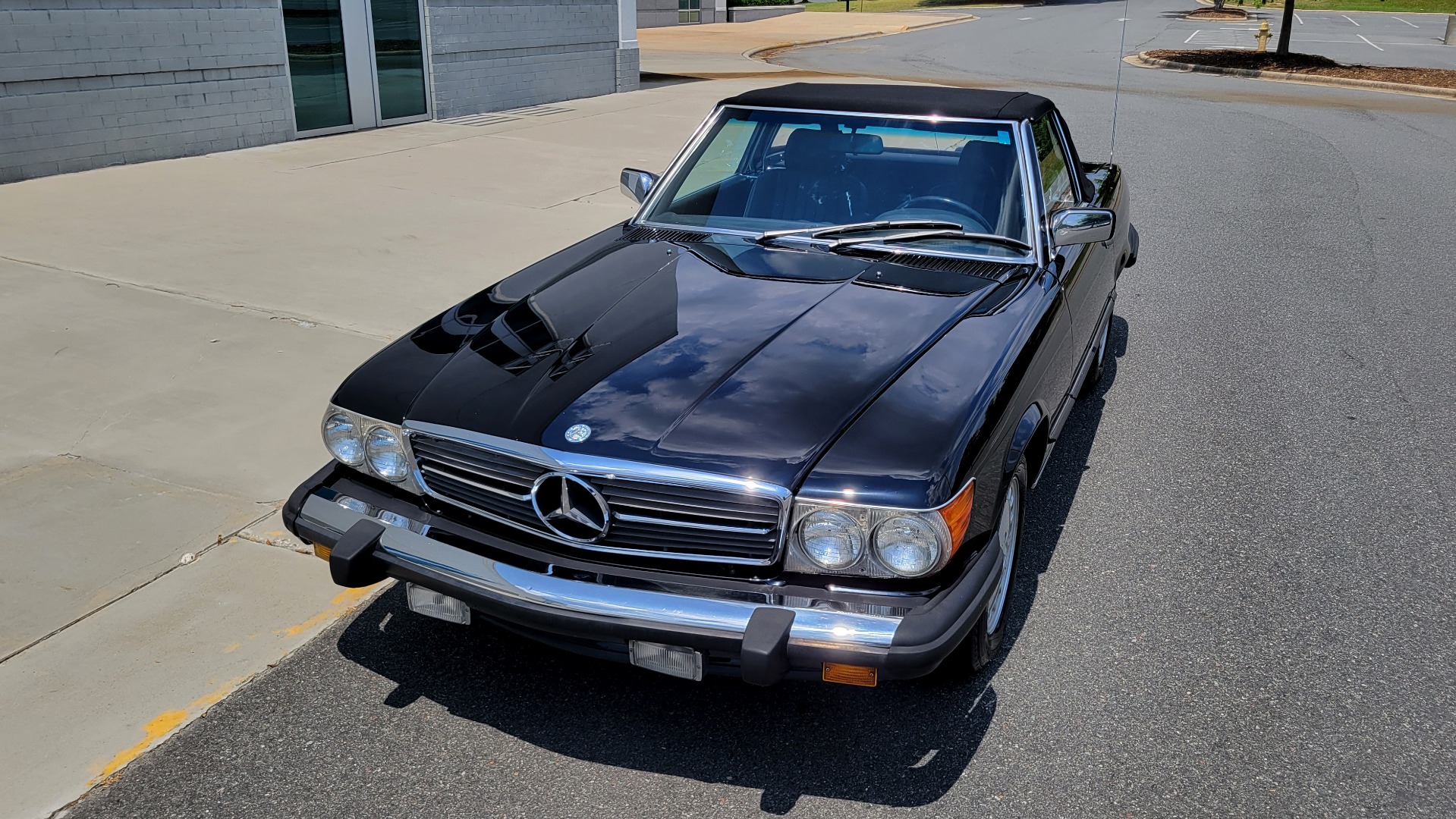 Used 1989 Mercedes-Benz 560 SERIES 560SL ROADSTER / 5.6L V8 227HP / AUTOMATIC TRANS for sale Sold at Formula Imports in Charlotte NC 28227 3