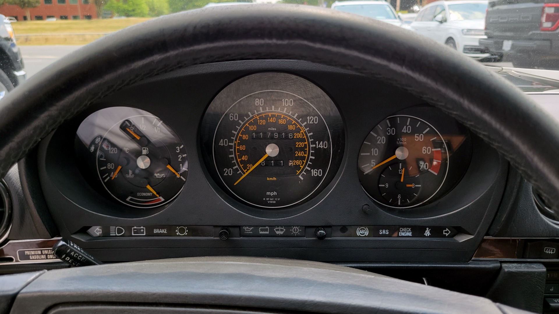 Used 1989 Mercedes-Benz 560 SERIES 560SL ROADSTER / 5.6L V8 227HP / AUTOMATIC TRANS for sale Sold at Formula Imports in Charlotte NC 28227 30