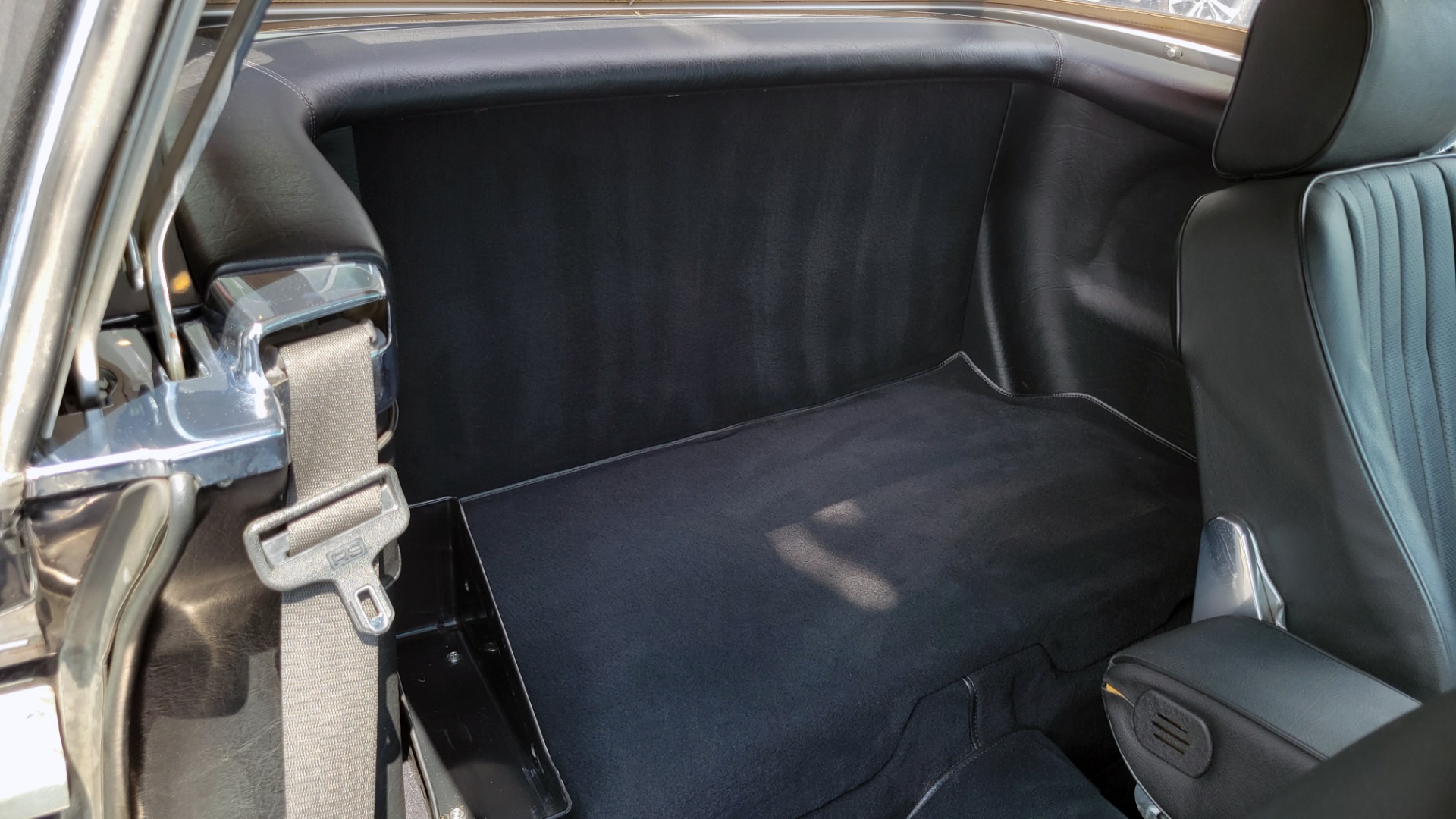 Used 1989 Mercedes-Benz 560 SERIES 560SL ROADSTER / 5.6L V8 227HP / AUTOMATIC TRANS for sale Sold at Formula Imports in Charlotte NC 28227 49