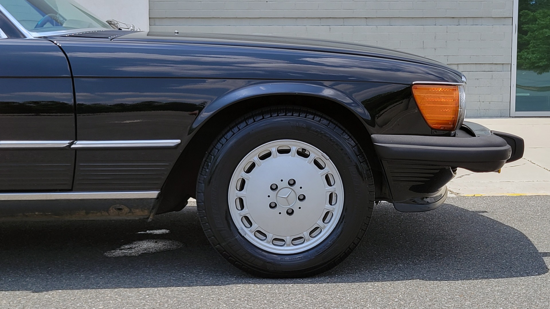 Used 1989 Mercedes-Benz 560 SERIES 560SL ROADSTER / 5.6L V8 227HP / AUTOMATIC TRANS for sale Sold at Formula Imports in Charlotte NC 28227 53