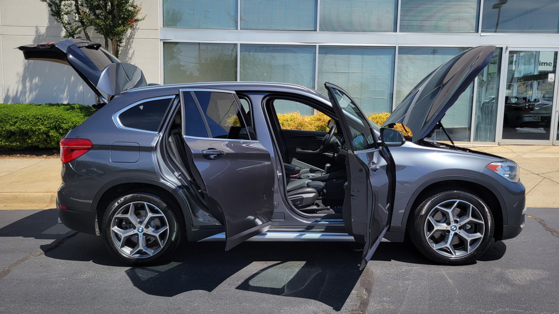 Used 2018 BMW X1 XDRIVE28I SPORT 2.0L SUV / NAV / CONV PKG / HTD STS & STRNG WHL / CAMERA for sale $29,995 at Formula Imports in Charlotte NC 28227 11