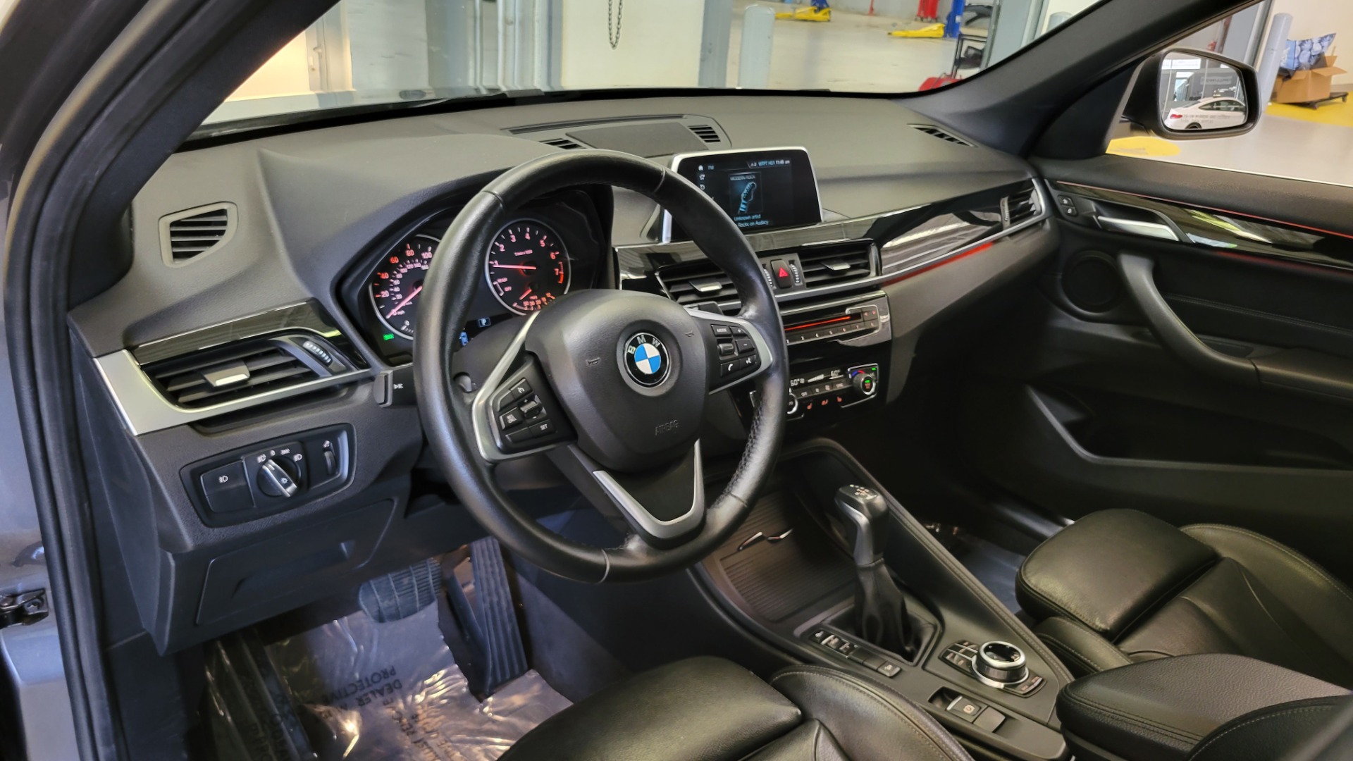 Used 2018 BMW X1 XDRIVE28I SPORT 2.0L SUV / NAV / CONV PKG / HTD STS & STRNG WHL / CAMERA for sale $29,995 at Formula Imports in Charlotte NC 28227 39