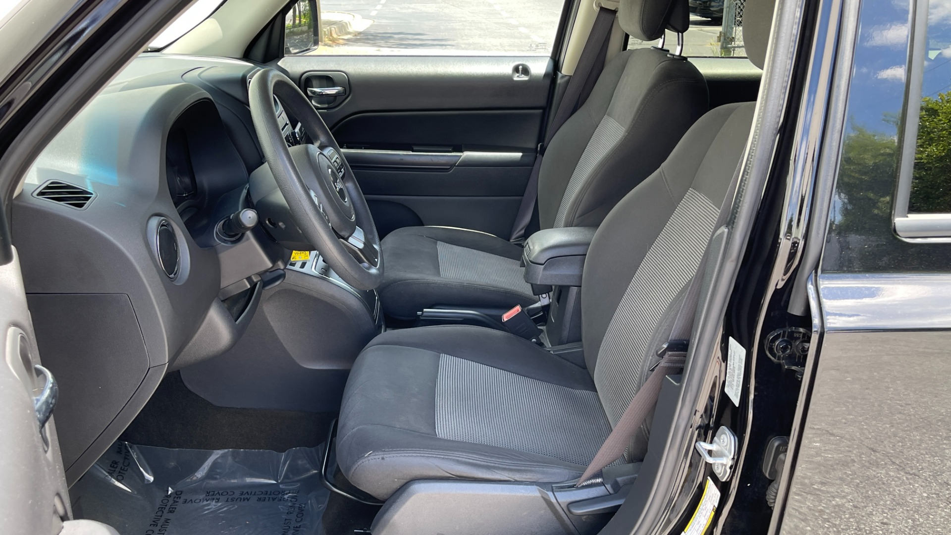Used 2016 Jeep Patriot Sport SE / 6SPEED AUTO / POWER GROUP / CLOTH / KEYLESS ENTRY for sale Sold at Formula Imports in Charlotte NC 28227 10