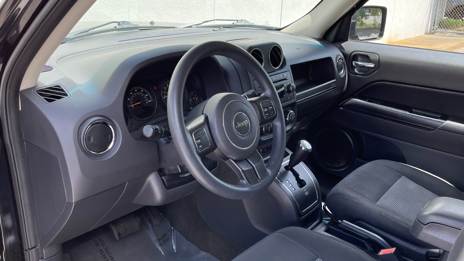 Used 2016 Jeep Patriot Sport SE / 6SPEED AUTO / POWER GROUP / CLOTH / KEYLESS ENTRY for sale Sold at Formula Imports in Charlotte NC 28227 13