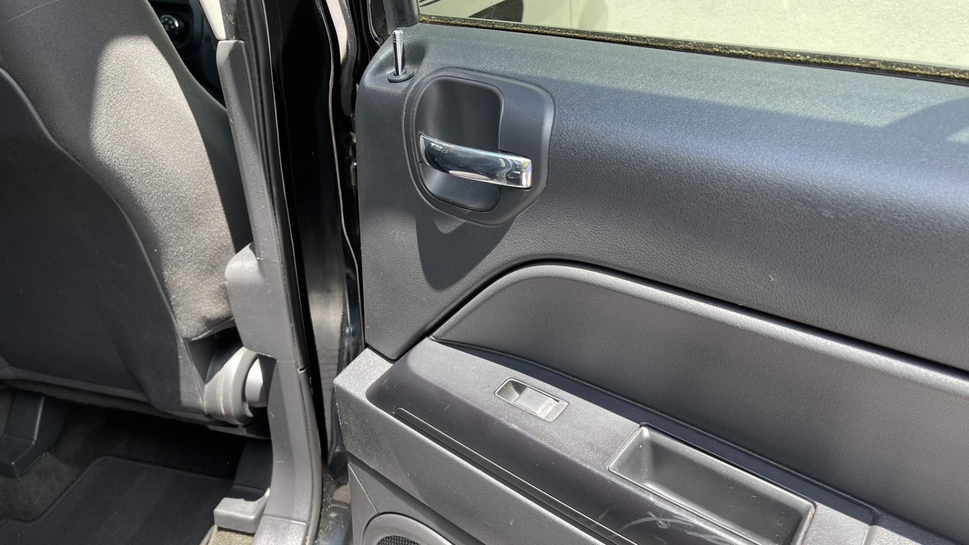 Used 2016 Jeep Patriot Sport SE / 6SPEED AUTO / POWER GROUP / CLOTH / KEYLESS ENTRY for sale $10,995 at Formula Imports in Charlotte NC 28227 16