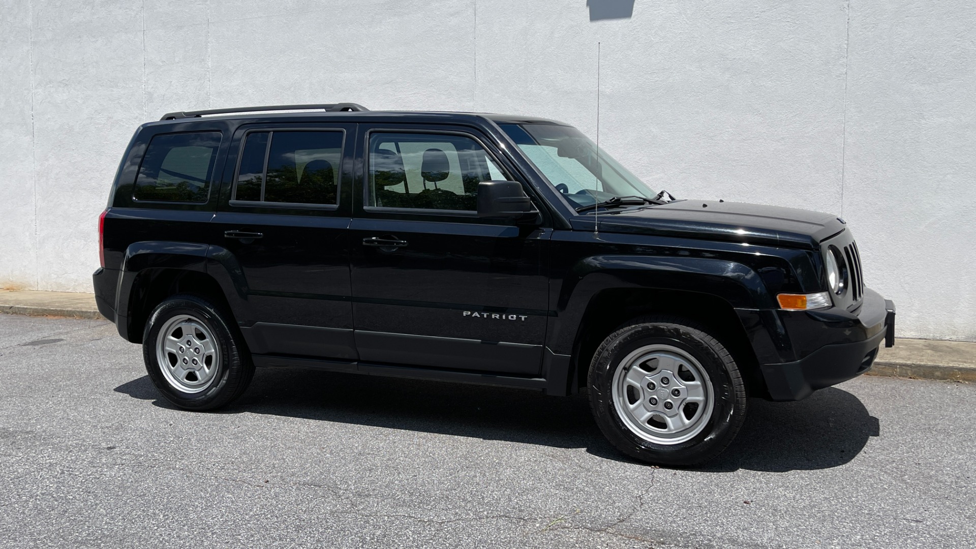 Used 2016 Jeep Patriot Sport SE / 6SPEED AUTO / POWER GROUP / CLOTH / KEYLESS ENTRY for sale Sold at Formula Imports in Charlotte NC 28227 2