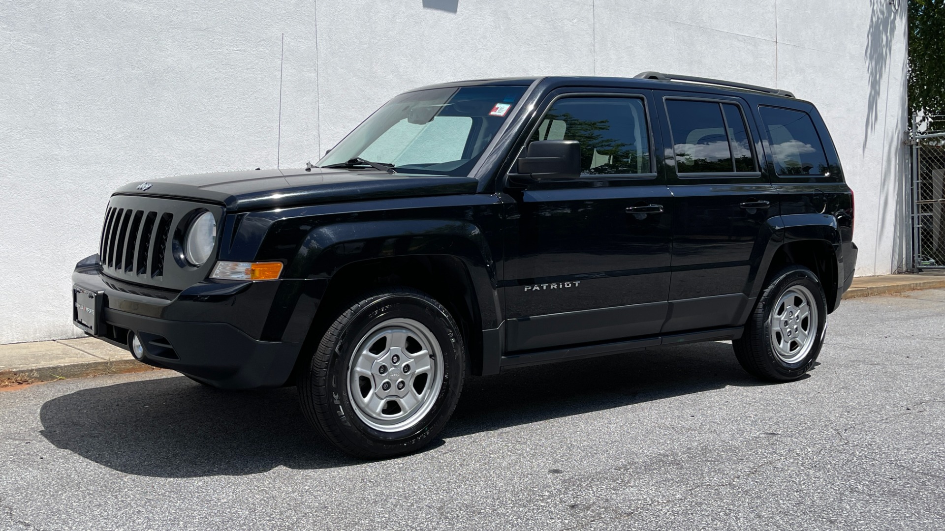 Used 2016 Jeep Patriot Sport SE / 6SPEED AUTO / POWER GROUP / CLOTH / KEYLESS ENTRY for sale Sold at Formula Imports in Charlotte NC 28227 3