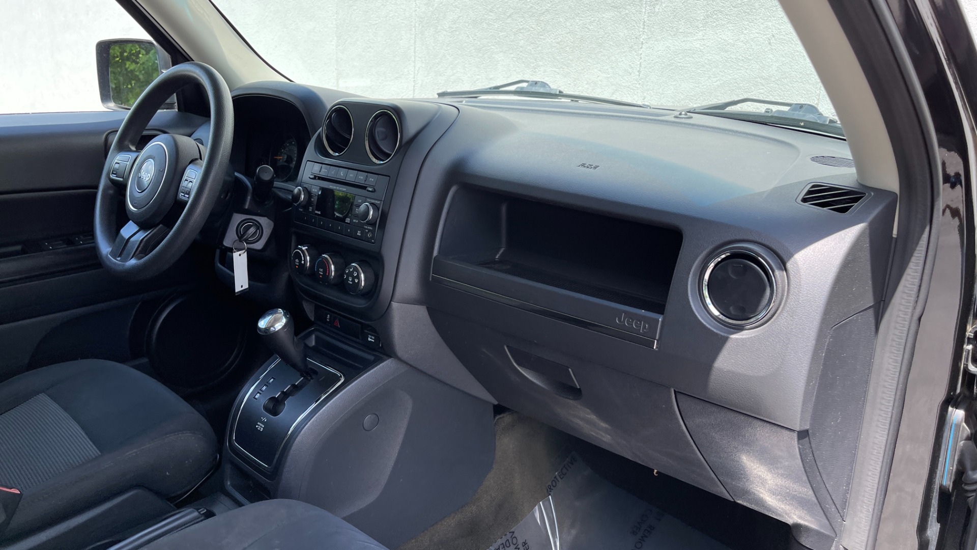 Used 2016 Jeep Patriot Sport SE / 6SPEED AUTO / POWER GROUP / CLOTH / KEYLESS ENTRY for sale Sold at Formula Imports in Charlotte NC 28227 40