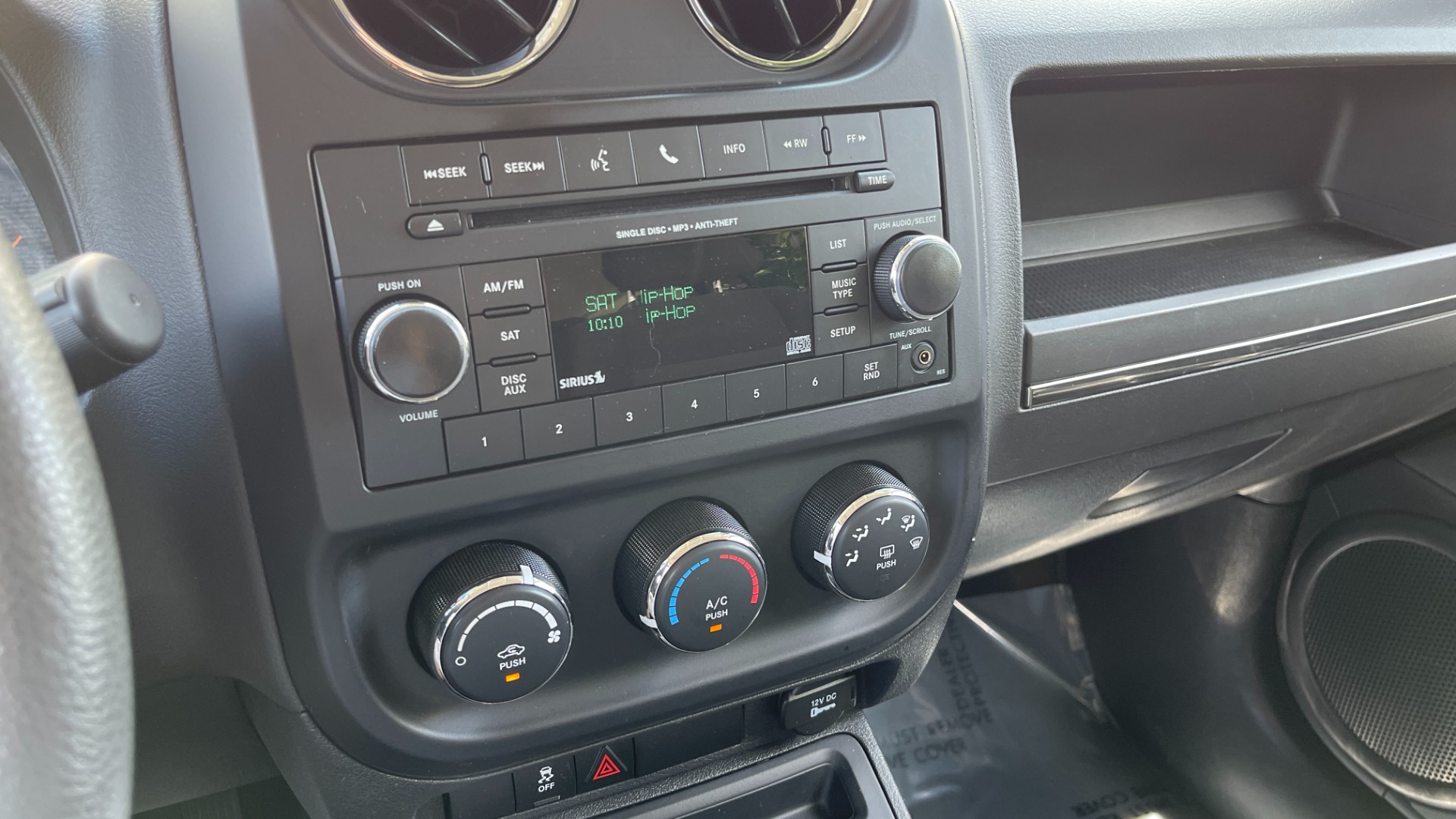 Used 2016 Jeep Patriot Sport SE / 6SPEED AUTO / POWER GROUP / CLOTH / KEYLESS ENTRY for sale Sold at Formula Imports in Charlotte NC 28227 49