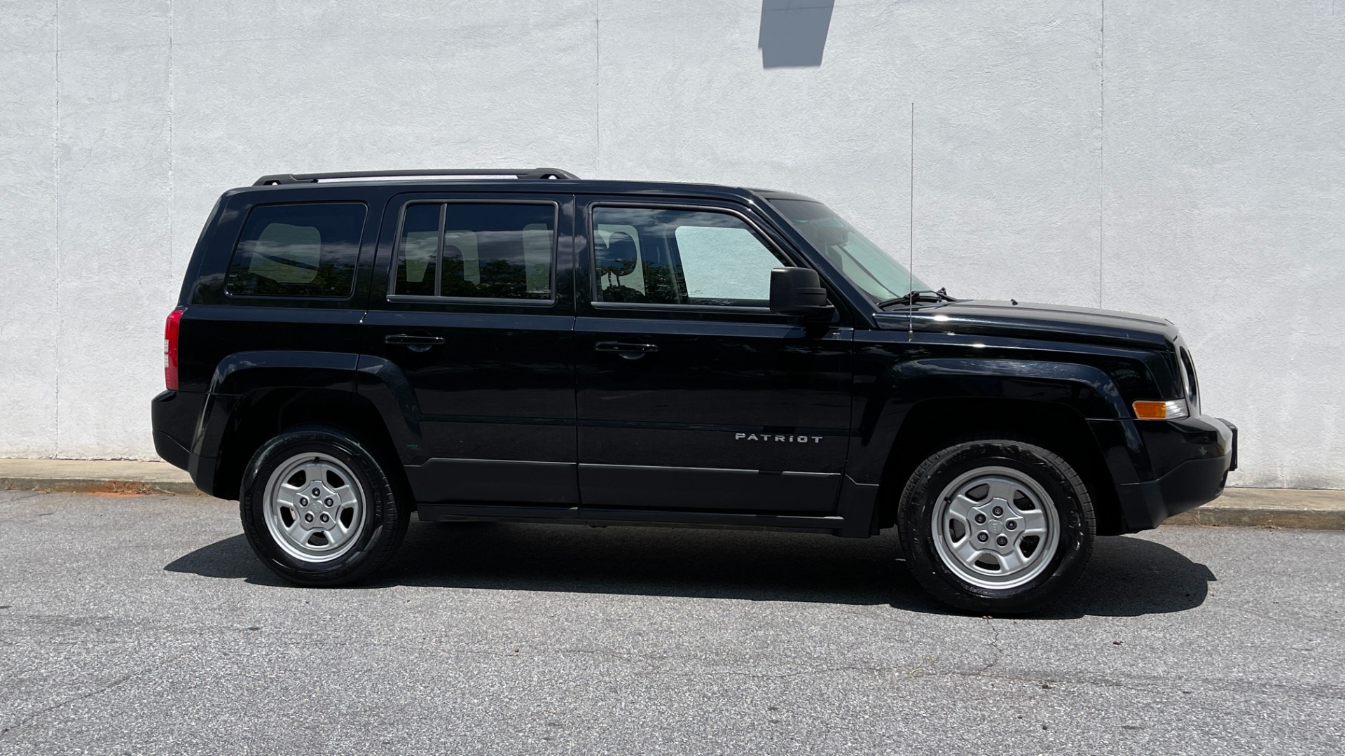 Used 2016 Jeep Patriot Sport SE / 6SPEED AUTO / POWER GROUP / CLOTH / KEYLESS ENTRY for sale Sold at Formula Imports in Charlotte NC 28227 8