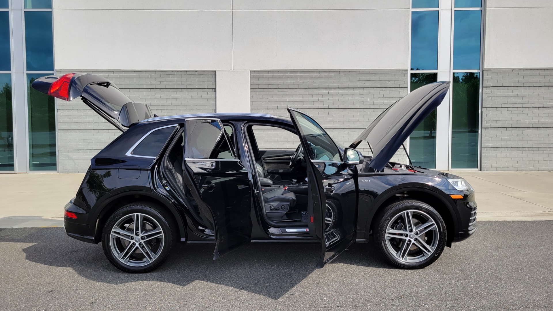 Used 2018 Audi SQ5 3.0 TFSI PRESTIGE QUATTRO / NAV / SUNROOF / B&O SND / CAMERA for sale $40,995 at Formula Imports in Charlotte NC 28227 12